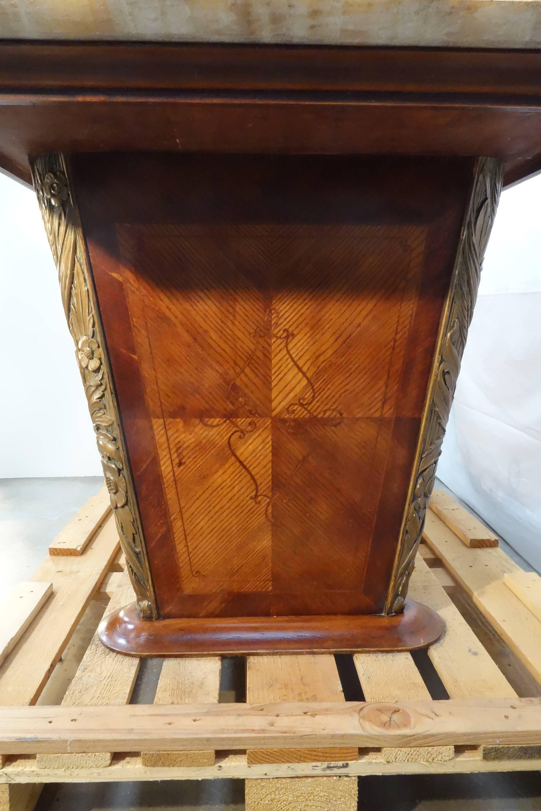 Art Nouveau Italian Mid Century Table with Honey Onyx Top and Gold Gilded Legs