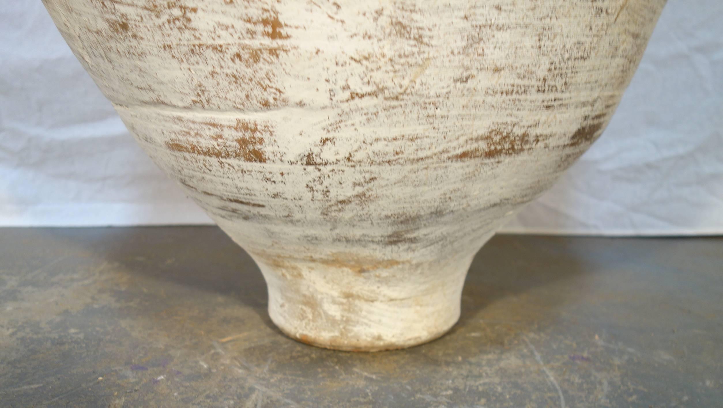 19th Century Mediterranean Terracotta Water Amphora Jar with White Patina In Good Condition In Encinitas, CA