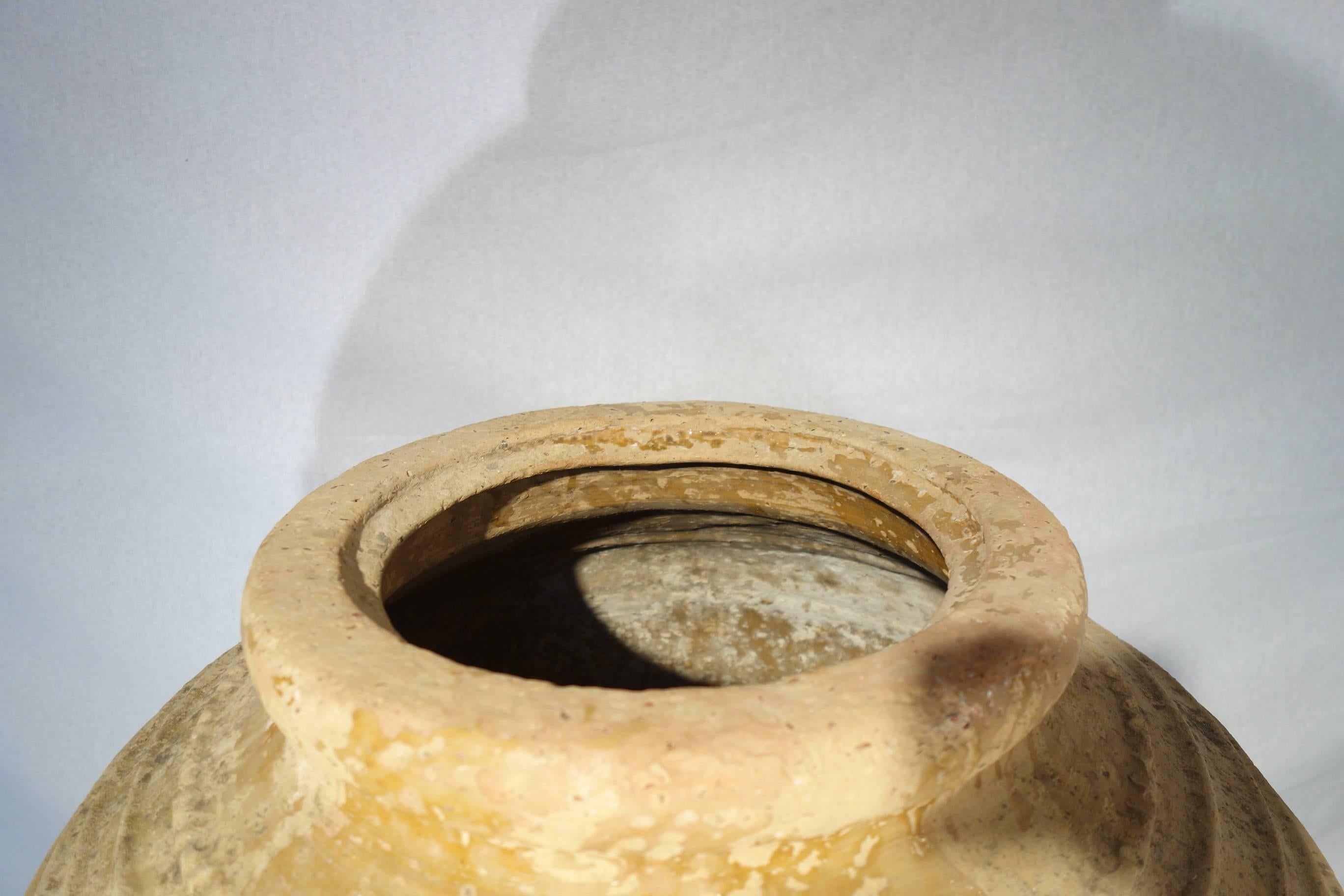 19th Century Mediterranean Terracotta Large Amphora Jar In Good Condition In Encinitas, CA