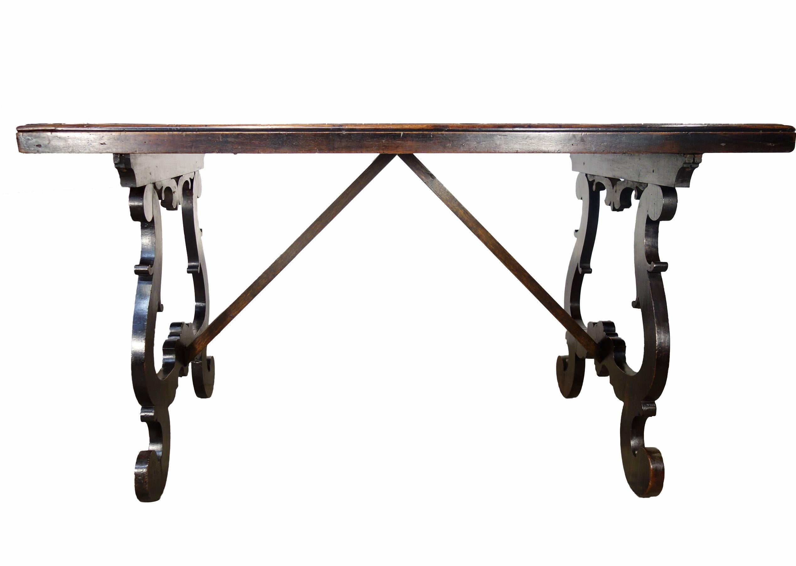 17th Century Tuscan Refectory Style Walnut Table with Lyre Legs In Good Condition In Encinitas, CA