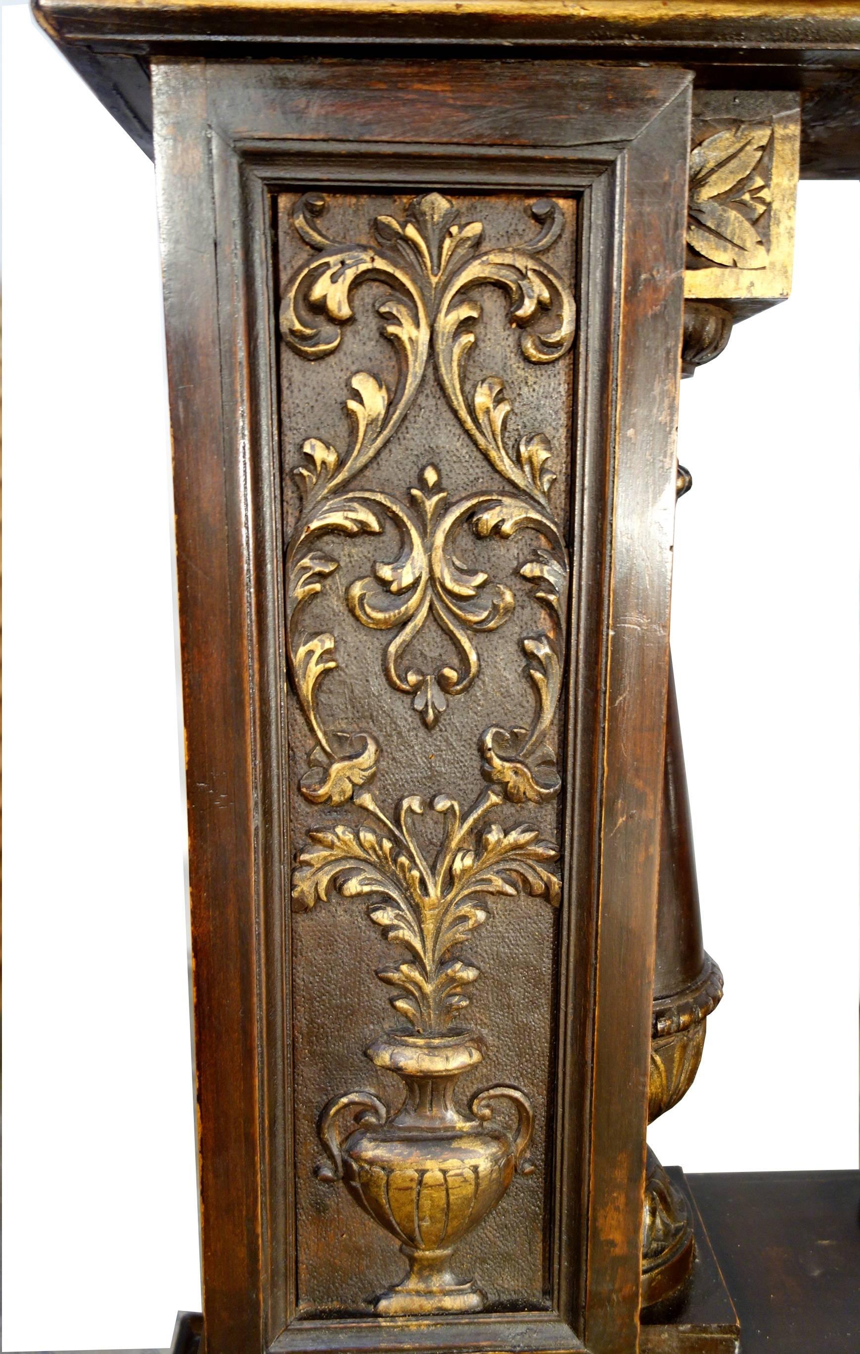 19th Century Italian Balustrade with Renaissance Carvings and Gold Gilt Ca 1850 5