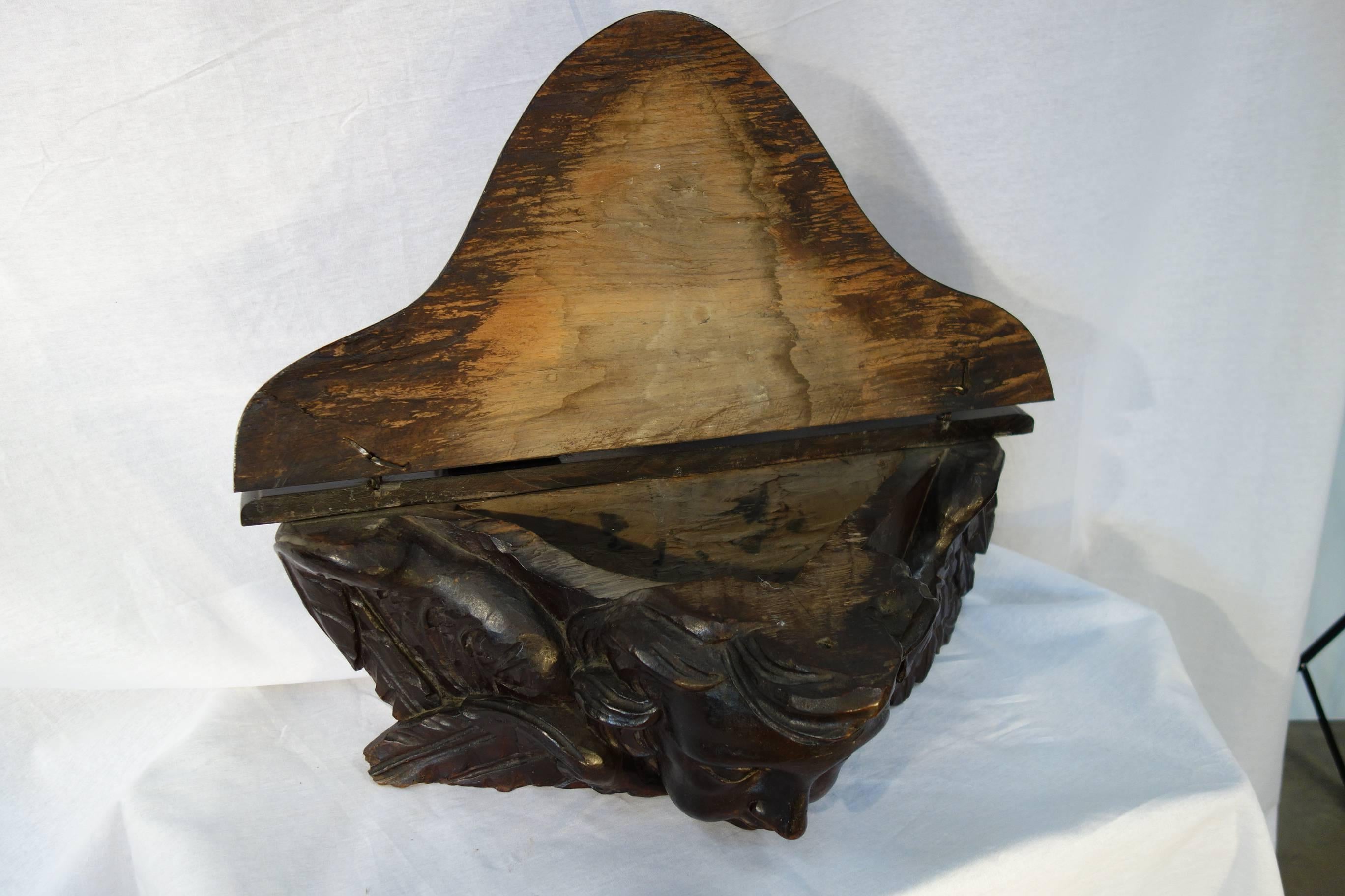 17th Century Tuscan Angel Shelf Carved from Single Block of Walnut Circa 1680 For Sale 2