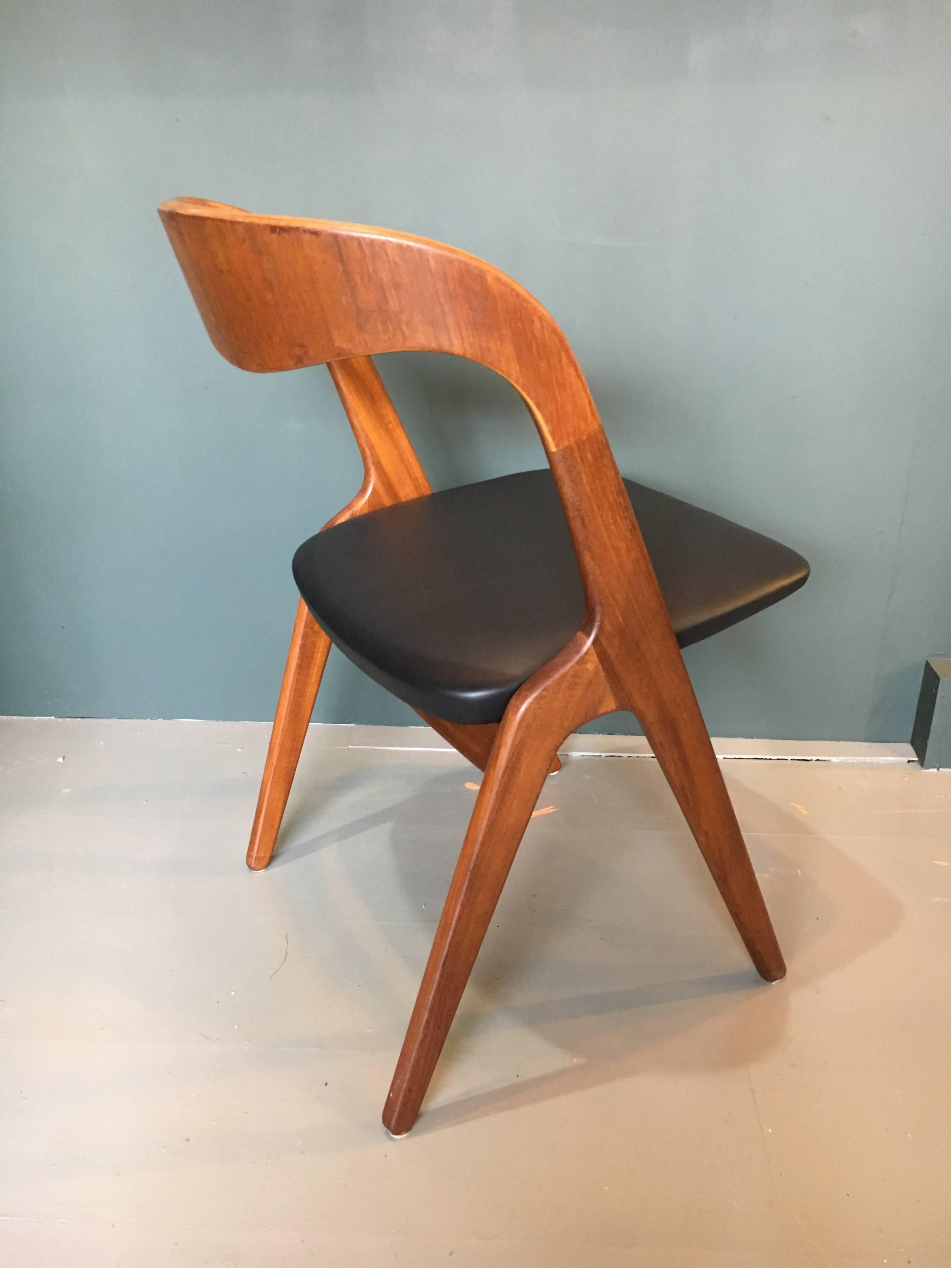 10 Danish Midcentury Dining Chairs by Johannes Andersen, Reupholstered 1