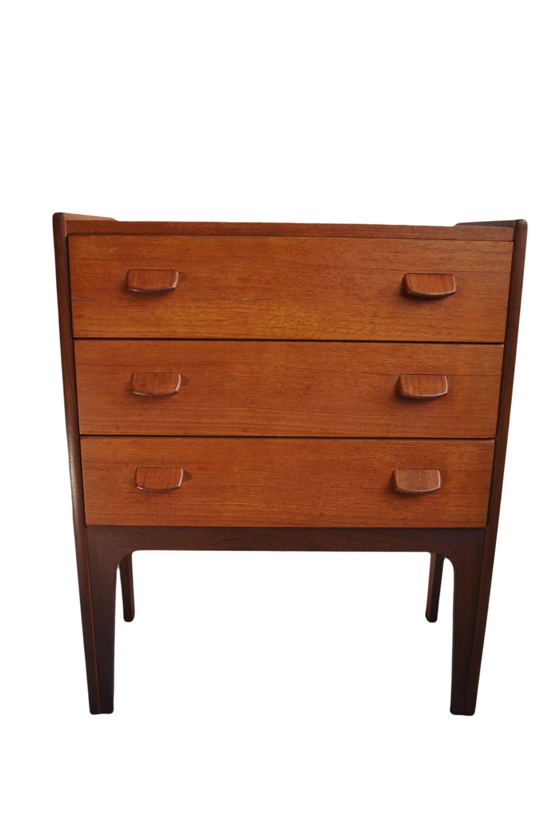 Poul Volther designed chest of drawers. Constructed in teak and afromosia.
Produced in Denmark, circa 1960.