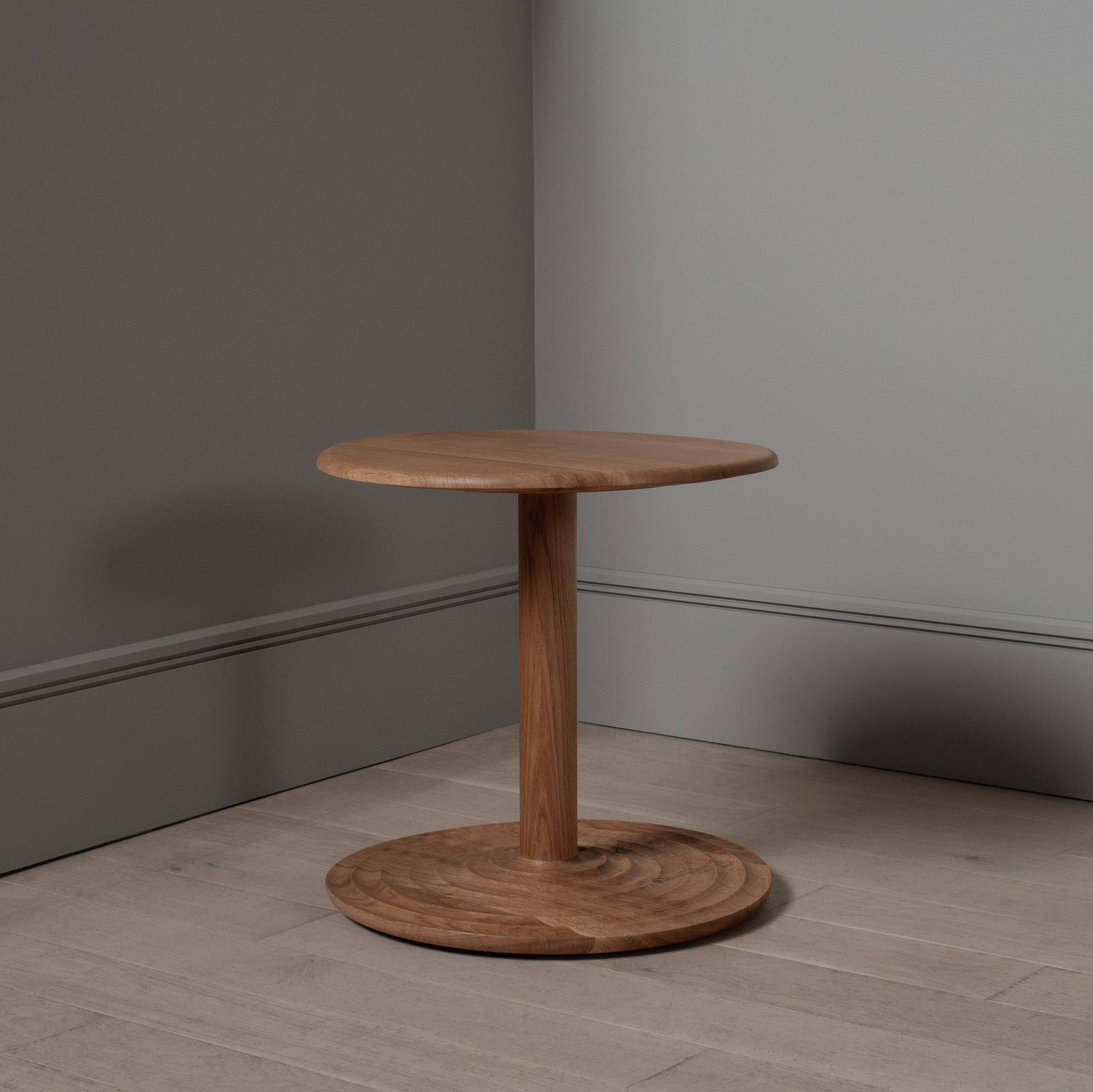 Grande table d'appoint, table à boire, en chêne anglais, fabriquée à la main