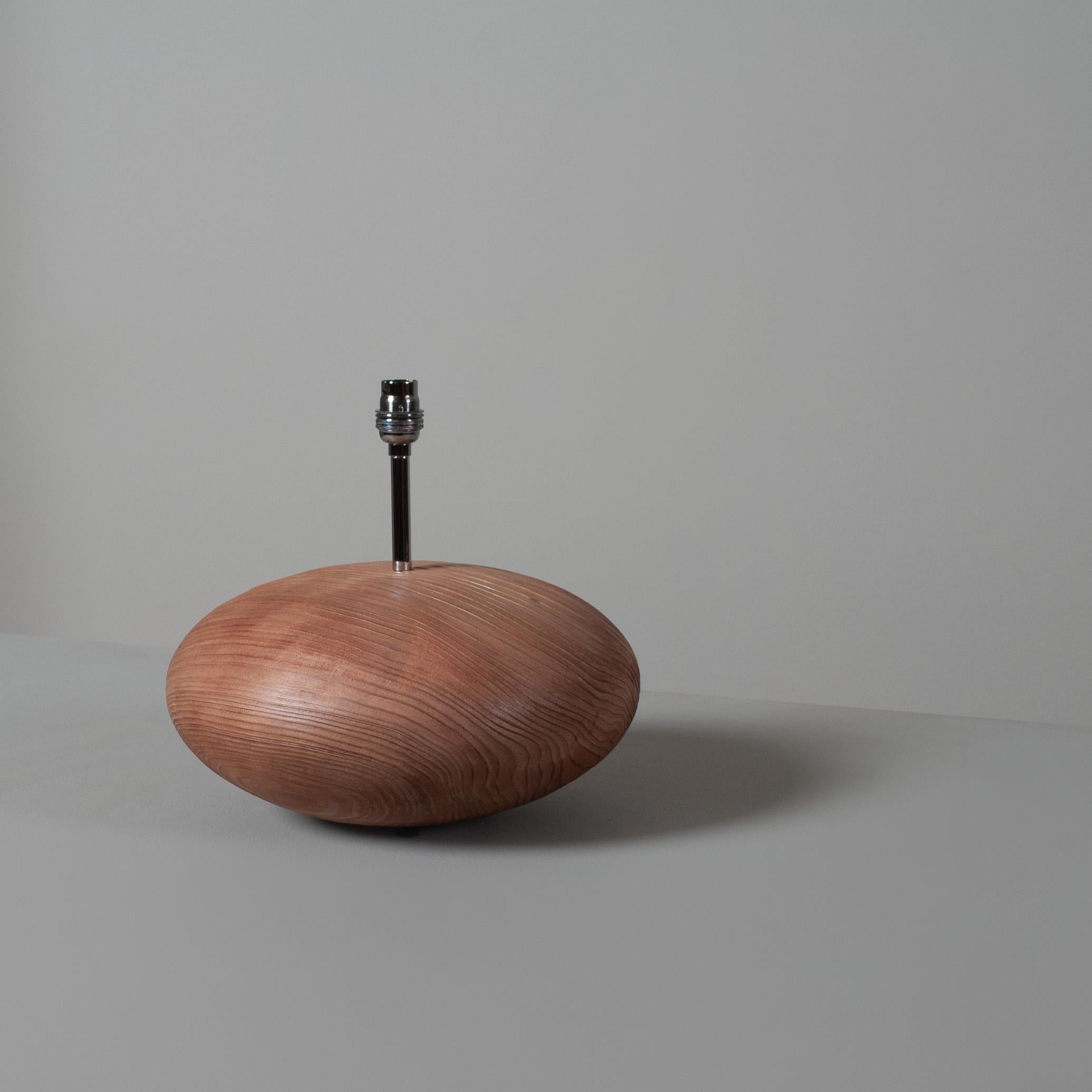 Handcrafted Sequoia Wood Lamp In New Condition For Sale In London, GB