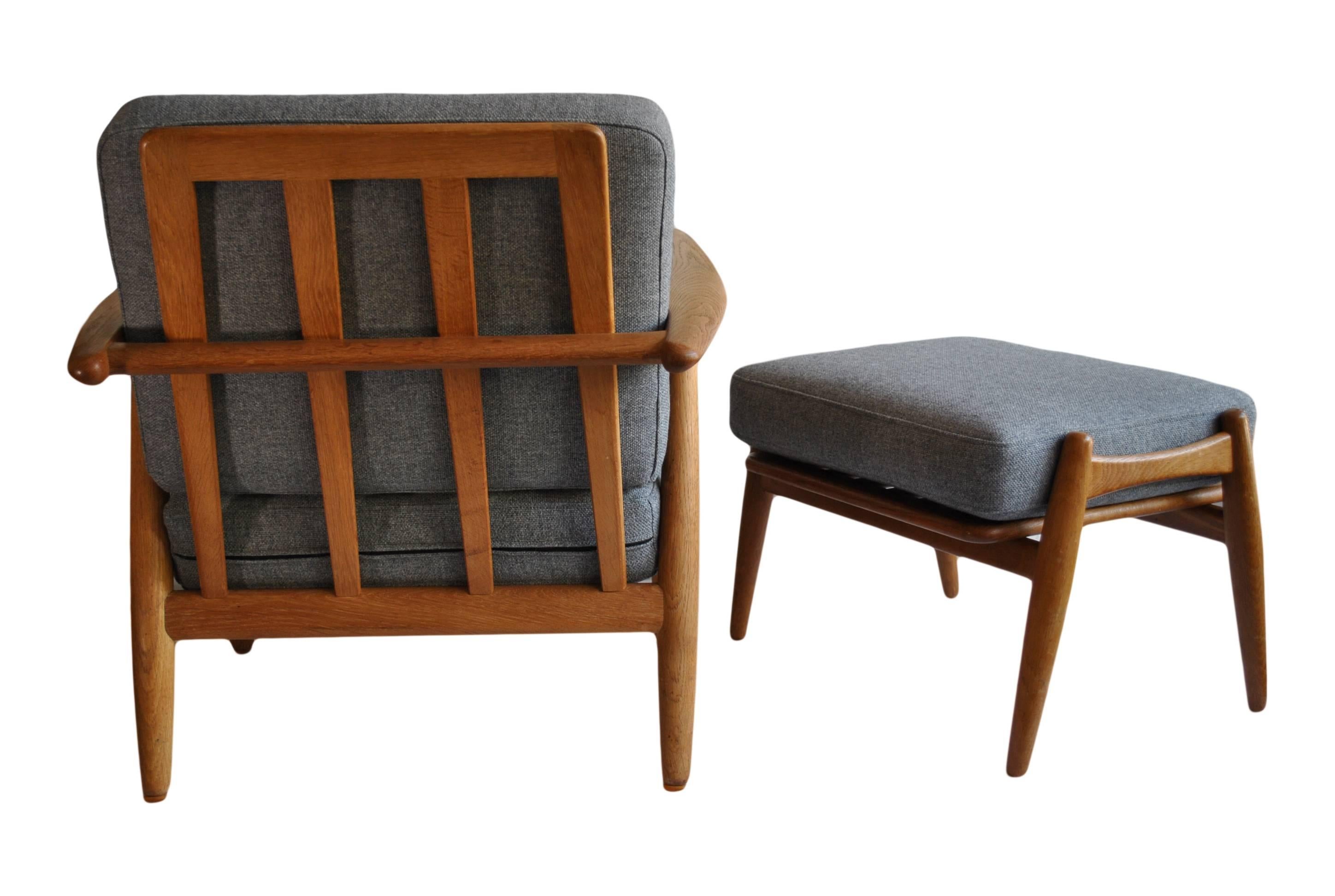 Hans J Wegner Cigar Chair with Footstool, Original, 1950s GETAMA In Excellent Condition In London, GB