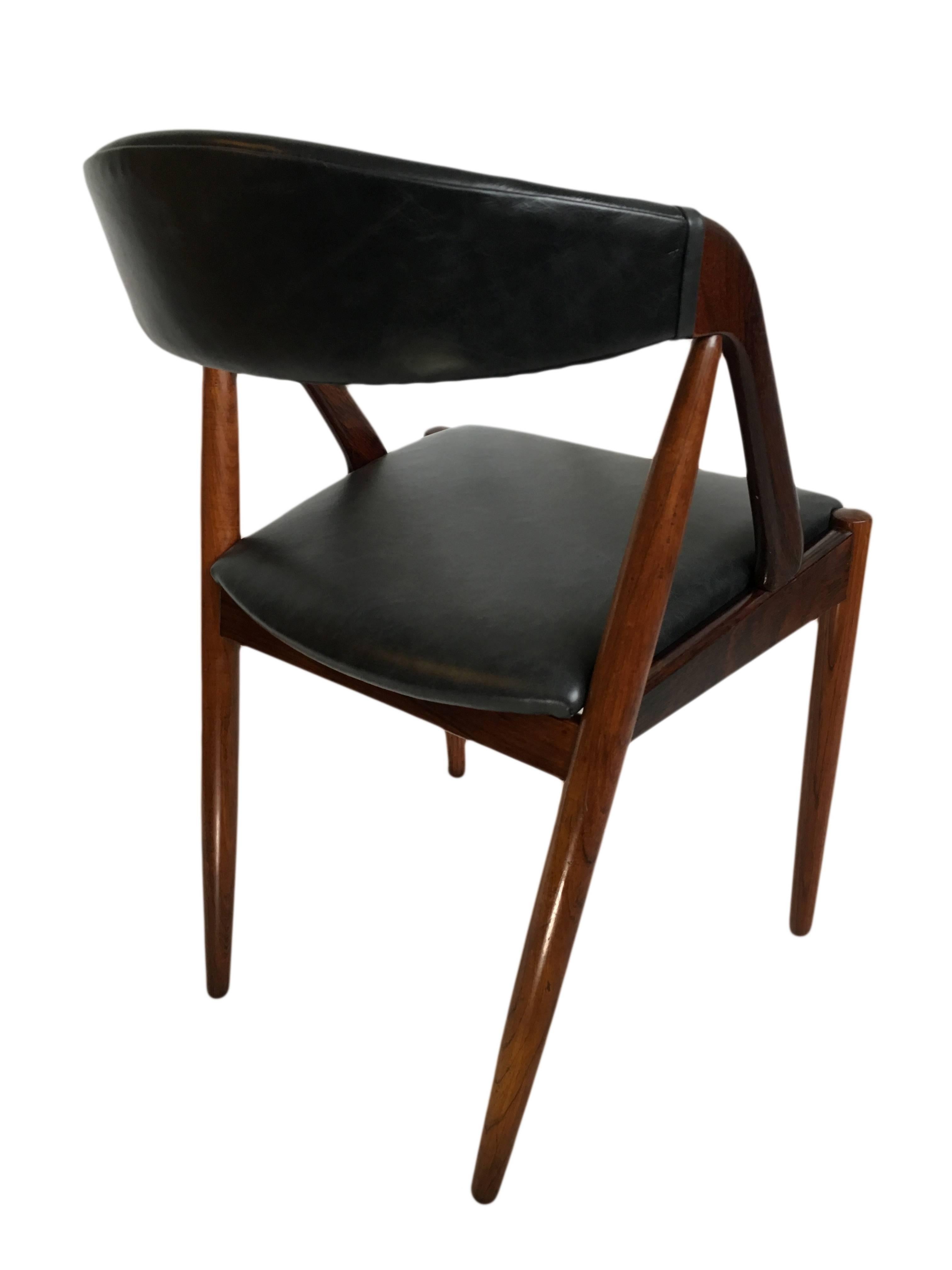 Fully restored set of 4 Rosewood Kai Kristiansen Dining Chairs. In Excellent Condition In London, GB