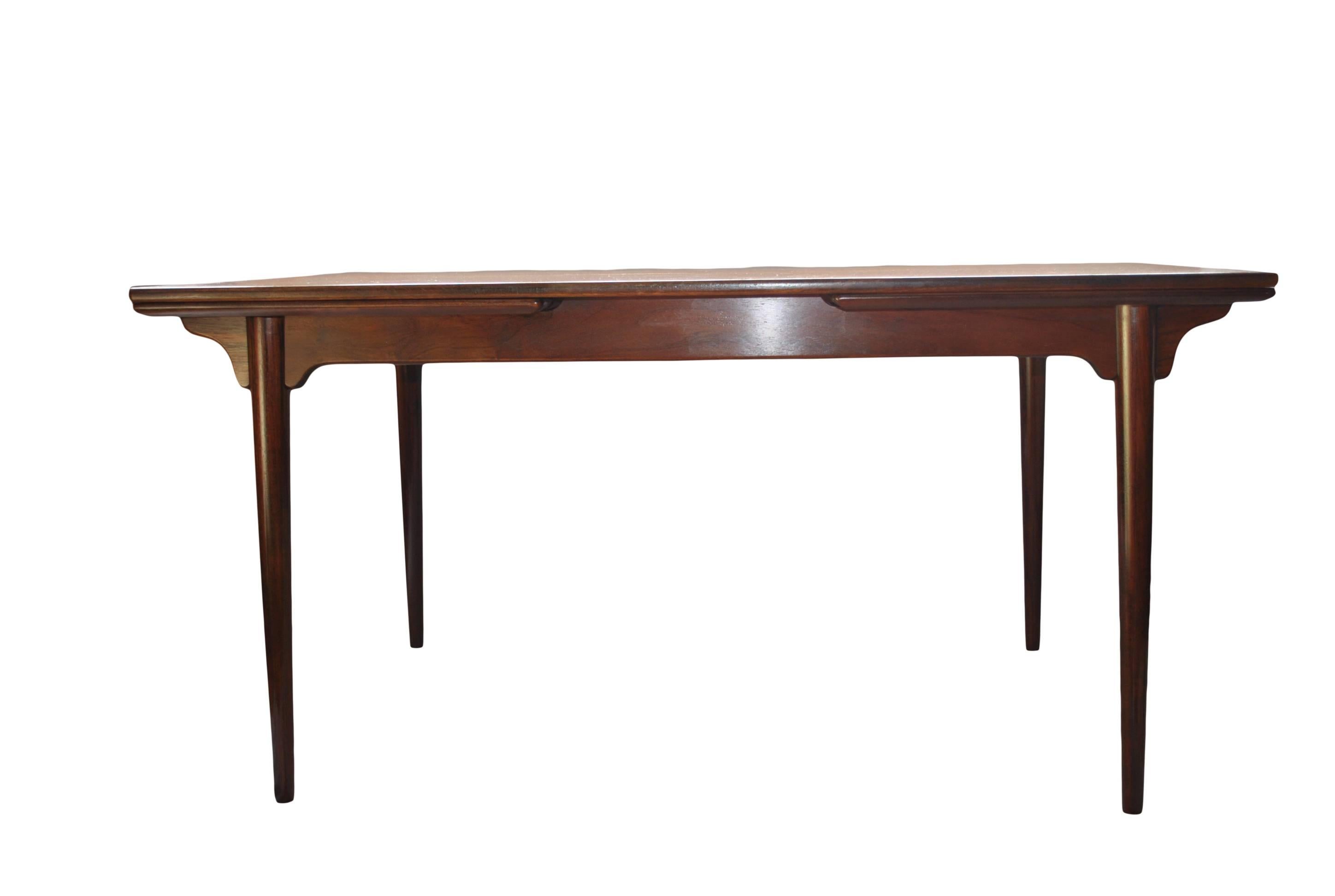  Omann Jun Dining Table, refurbished.  In Excellent Condition In London, GB