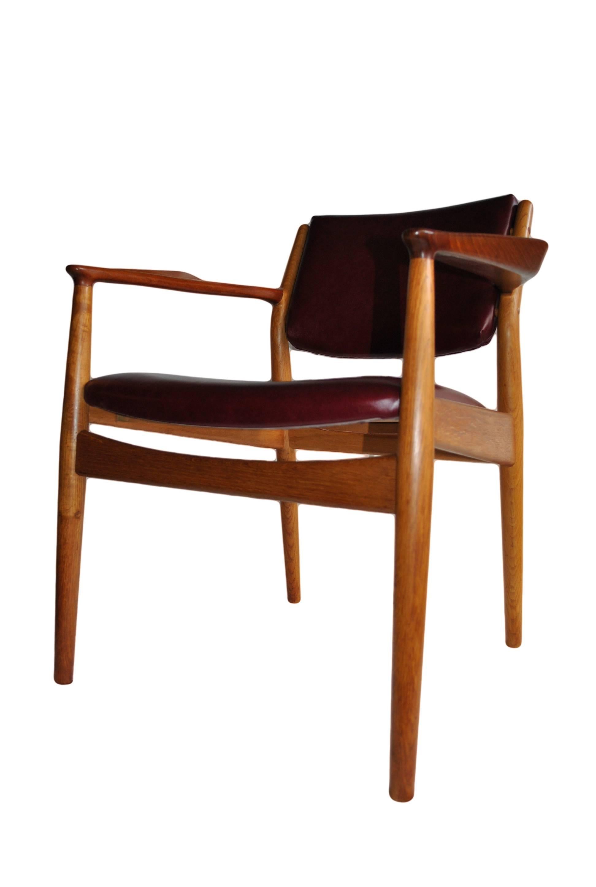 Arne Vodder Armchair, Model 51A, Fully Reupholstered In Excellent Condition In London, GB