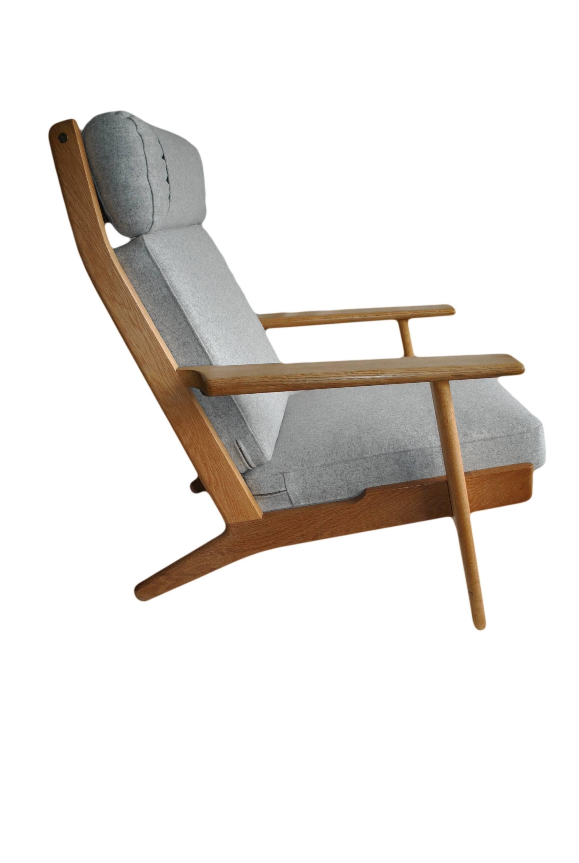 Oak Hans Wegner GE290 Lounge Chair, 1950s Original. Fully refurbished.