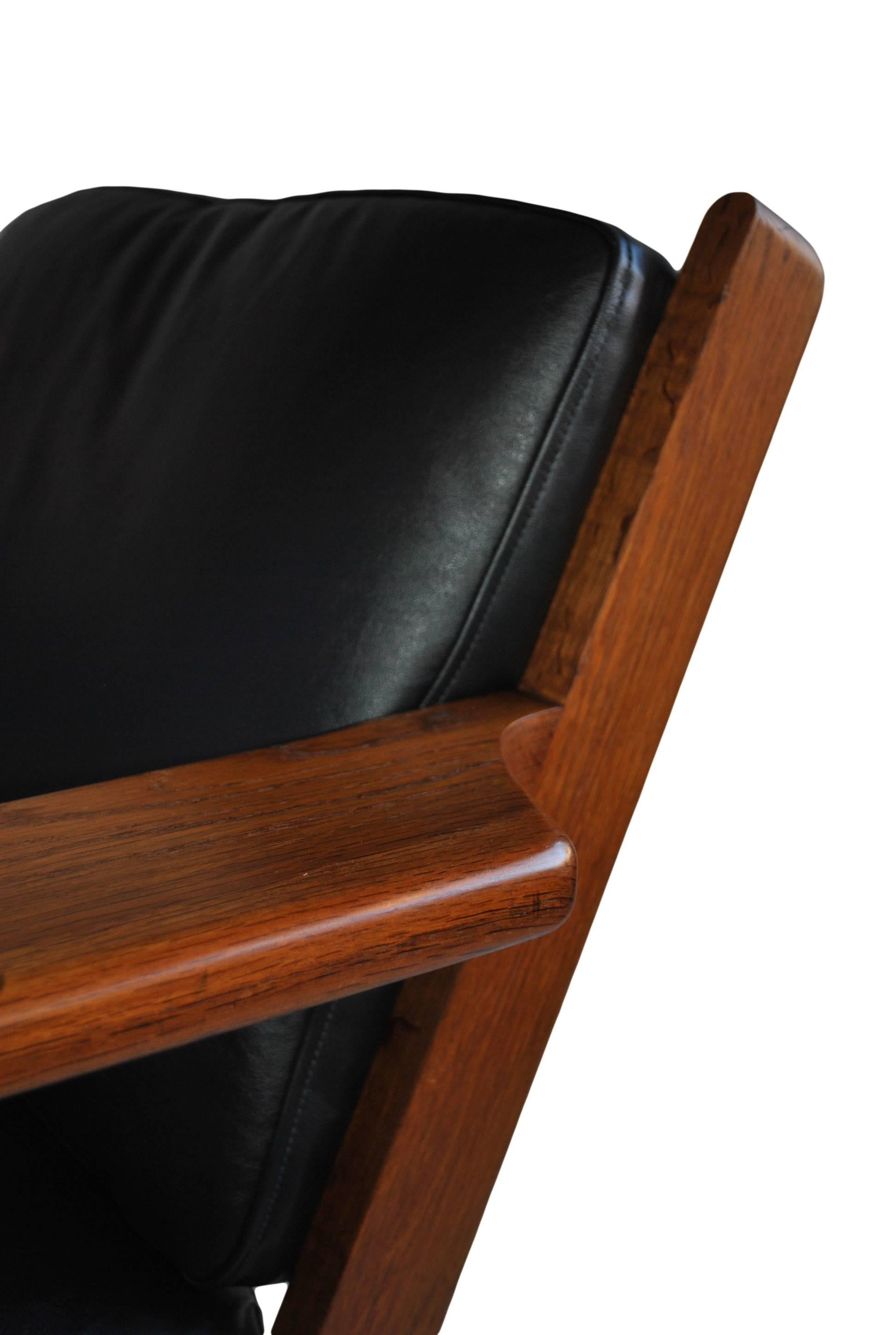 Pair of Hans J Wegner GE290 Lounge Chairs, Fumed Oak, New Leather, Restored 4