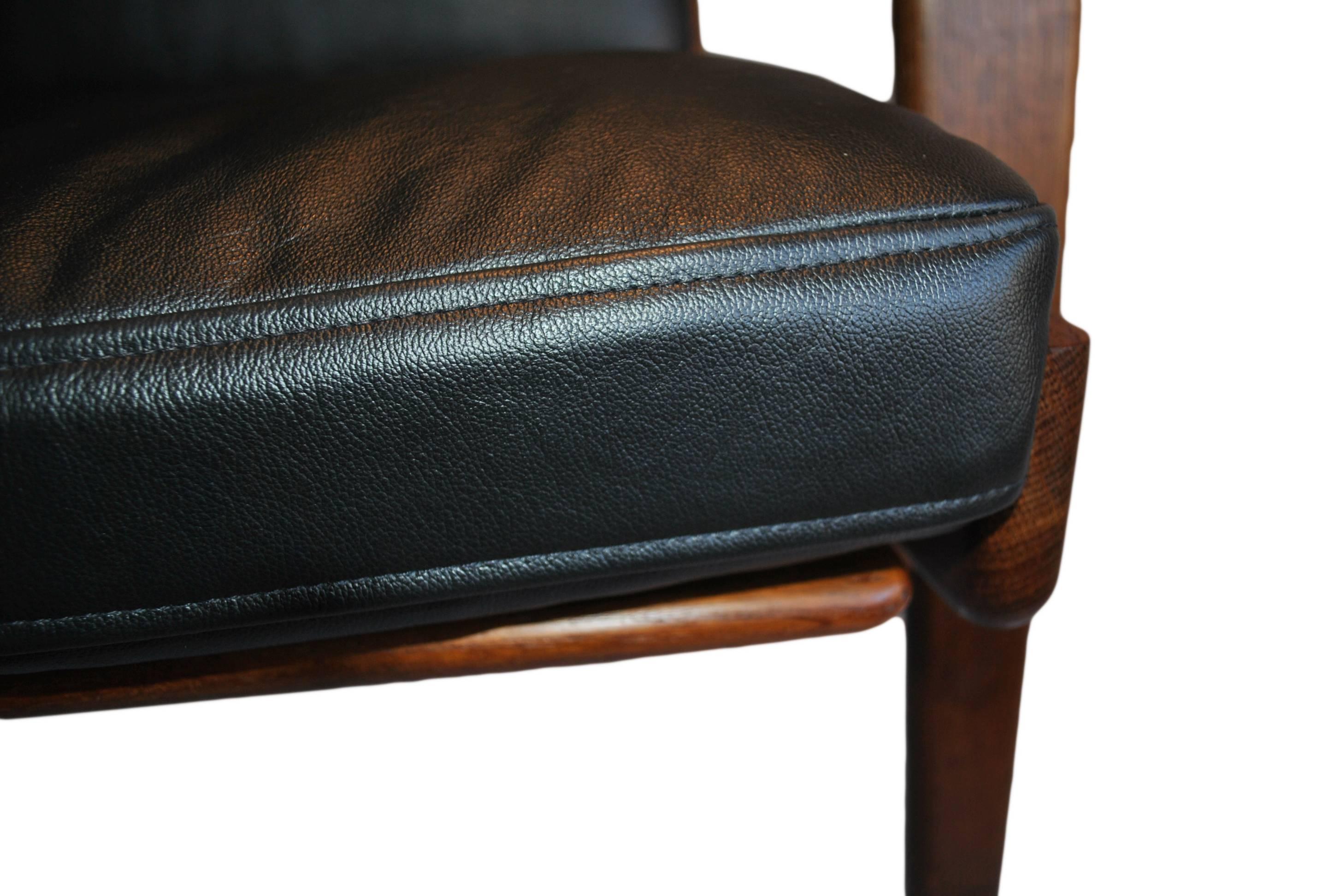 Mid-Century Modern Pair of Hans J Wegner GE290 Lounge Chairs, Fumed Oak, Fully Refurbished