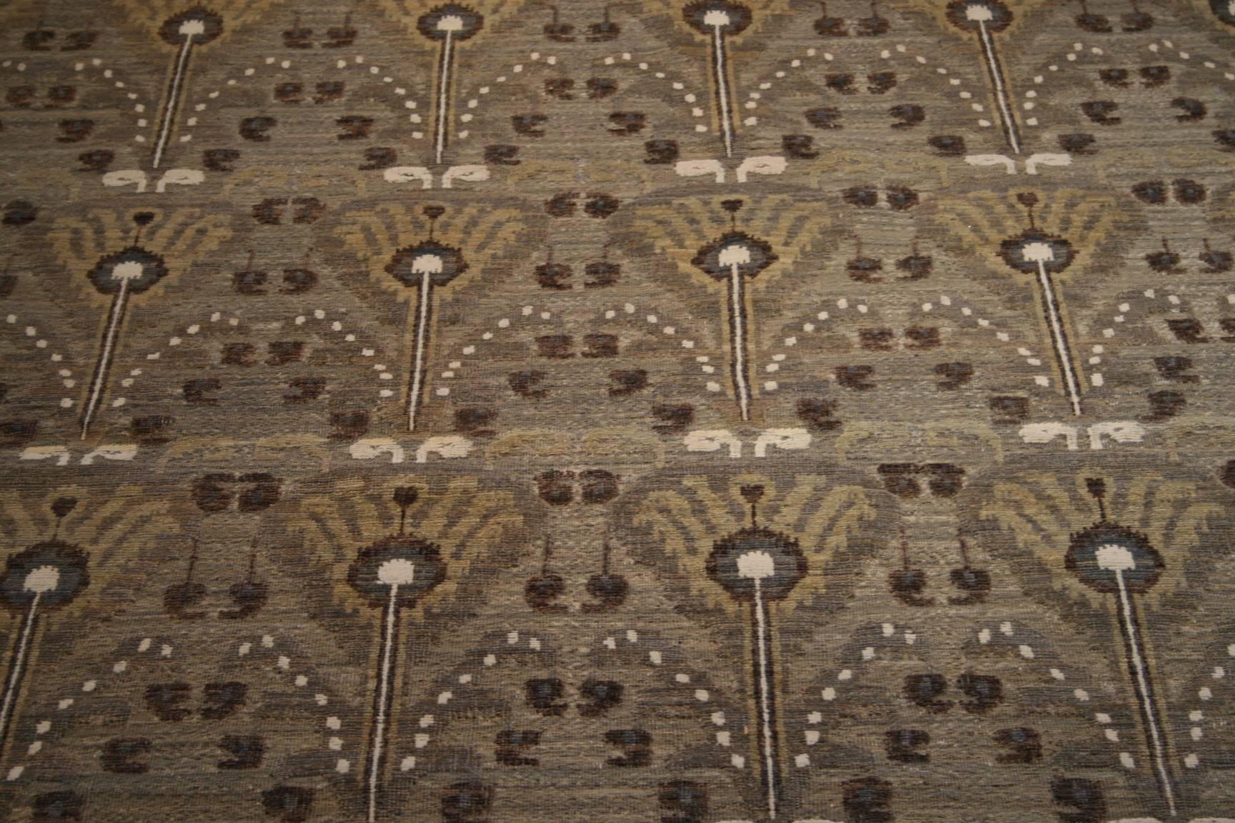 Wool Fine Modern Textured High to Low Ikat Design For Sale