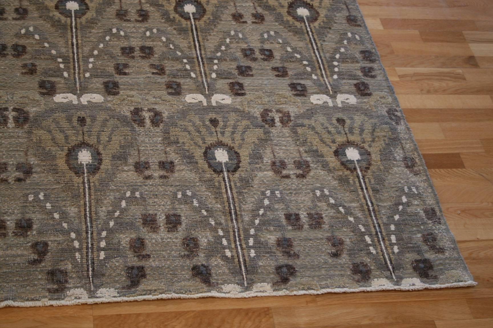 Fine Modern Textured High to Low Ikat Design For Sale 1