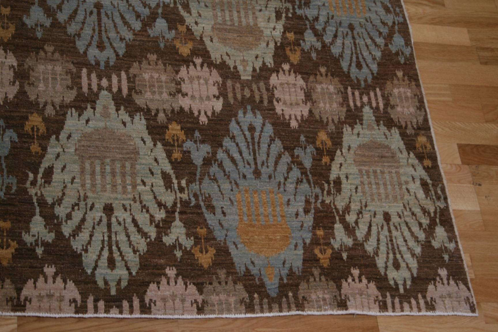 Fine Modern Ikat Design In Excellent Condition For Sale In Aspen, CO