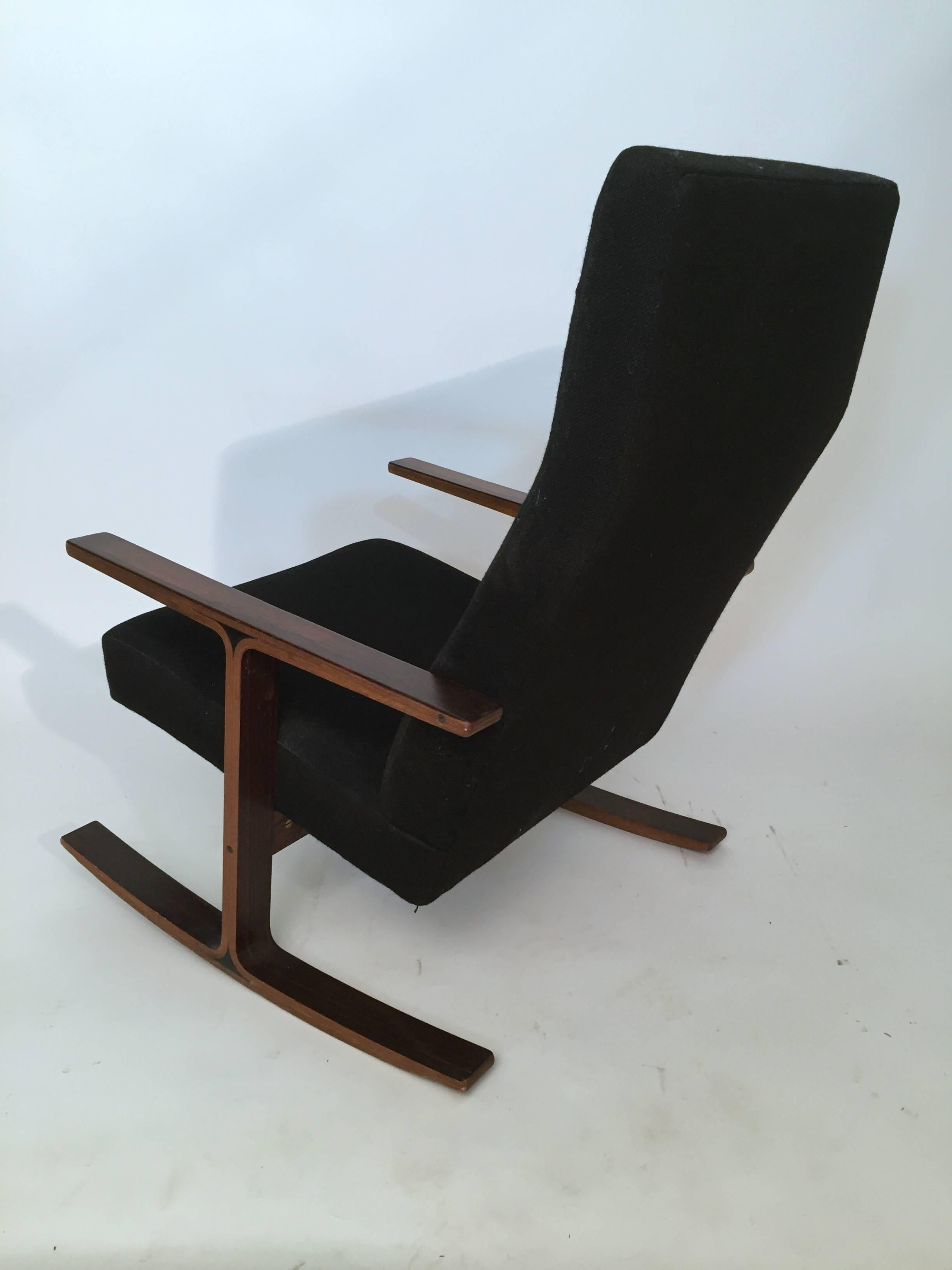 Rosewood Rocking Chair Manner of Mitsumasa Sugasawa for Tendo Mokko In Good Condition In Garnerville, NY