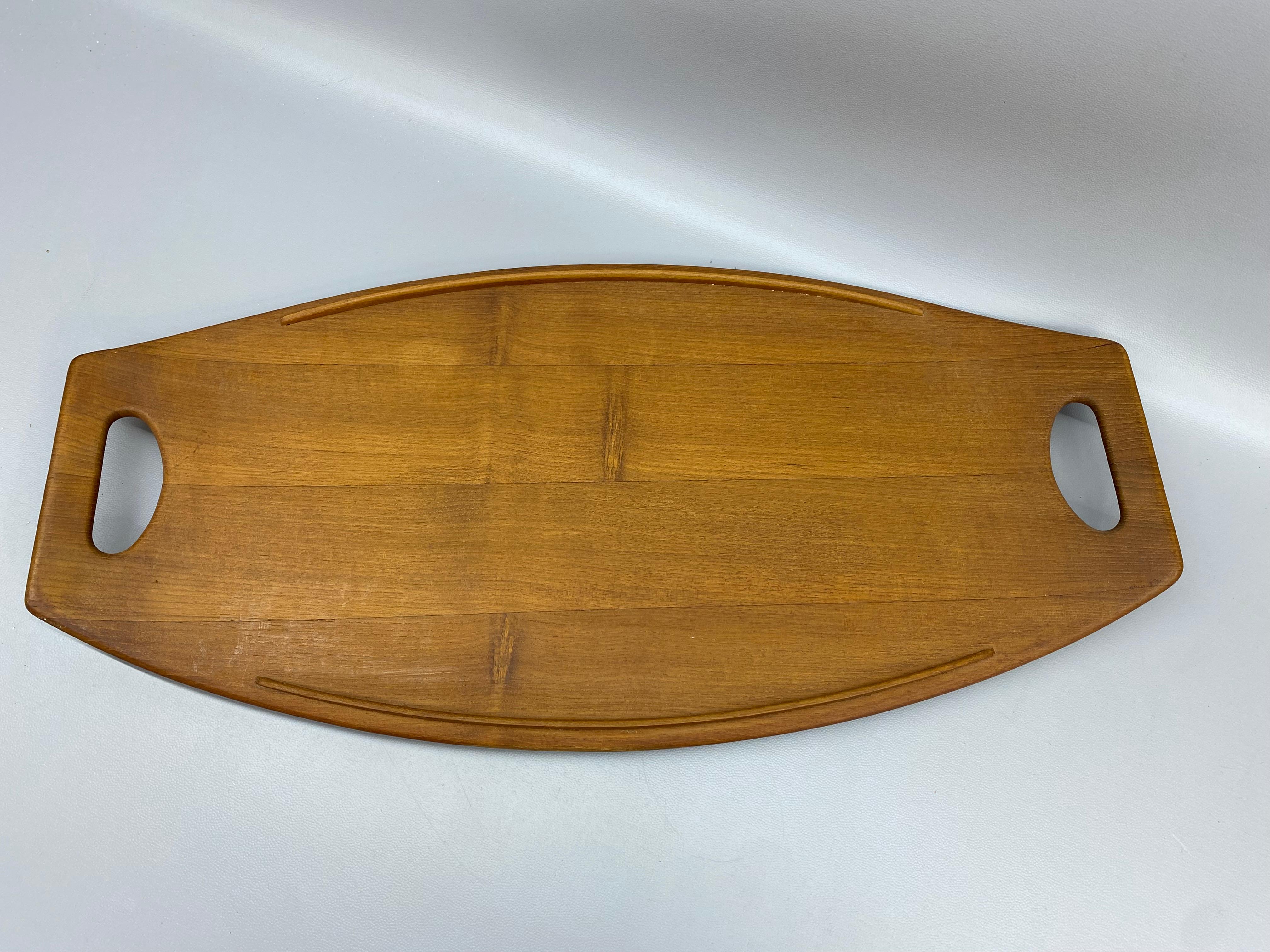 Early Jens Quistgaard Dansk Staved Teak Serving Platter, 802 In Good Condition For Sale In Garnerville, NY