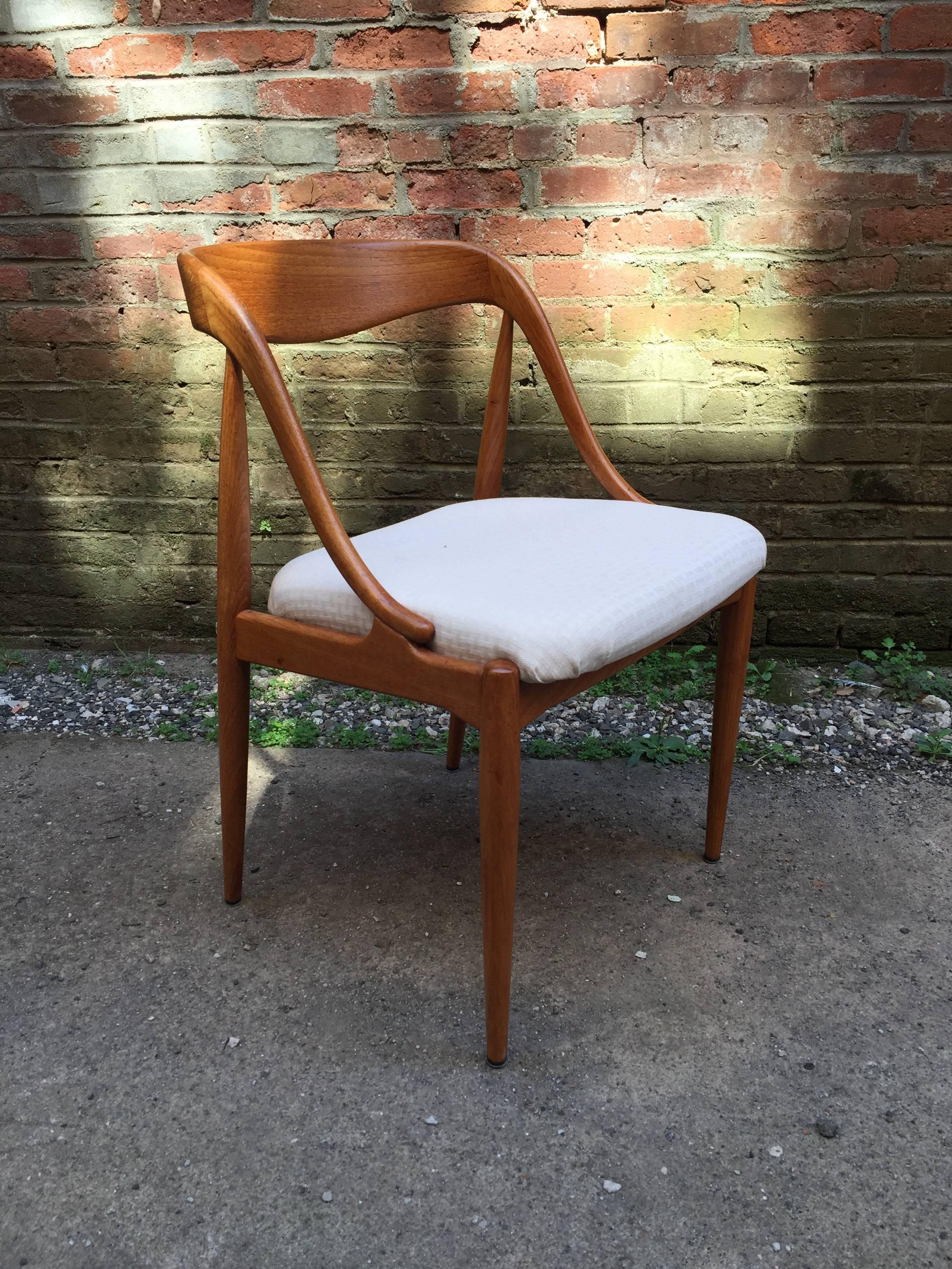 Set of Four Johannes Andersen Teak Dining Chairs for MM Moreddi, Denmark In Good Condition In Garnerville, NY