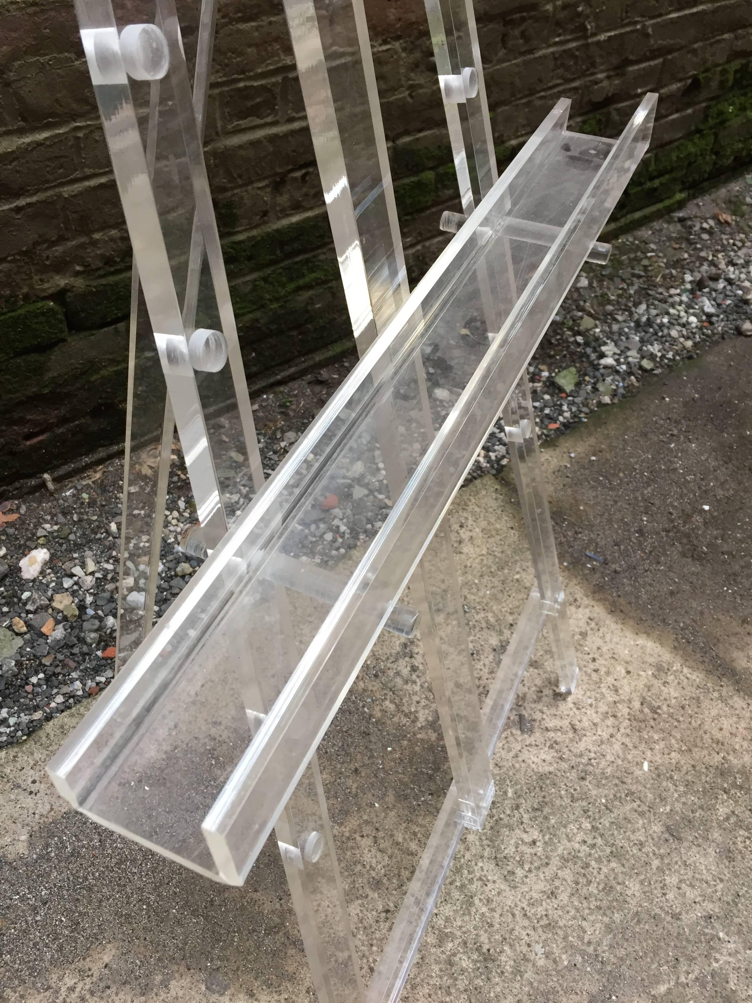 1970s Lucite Artist Display Easel In Good Condition In Garnerville, NY