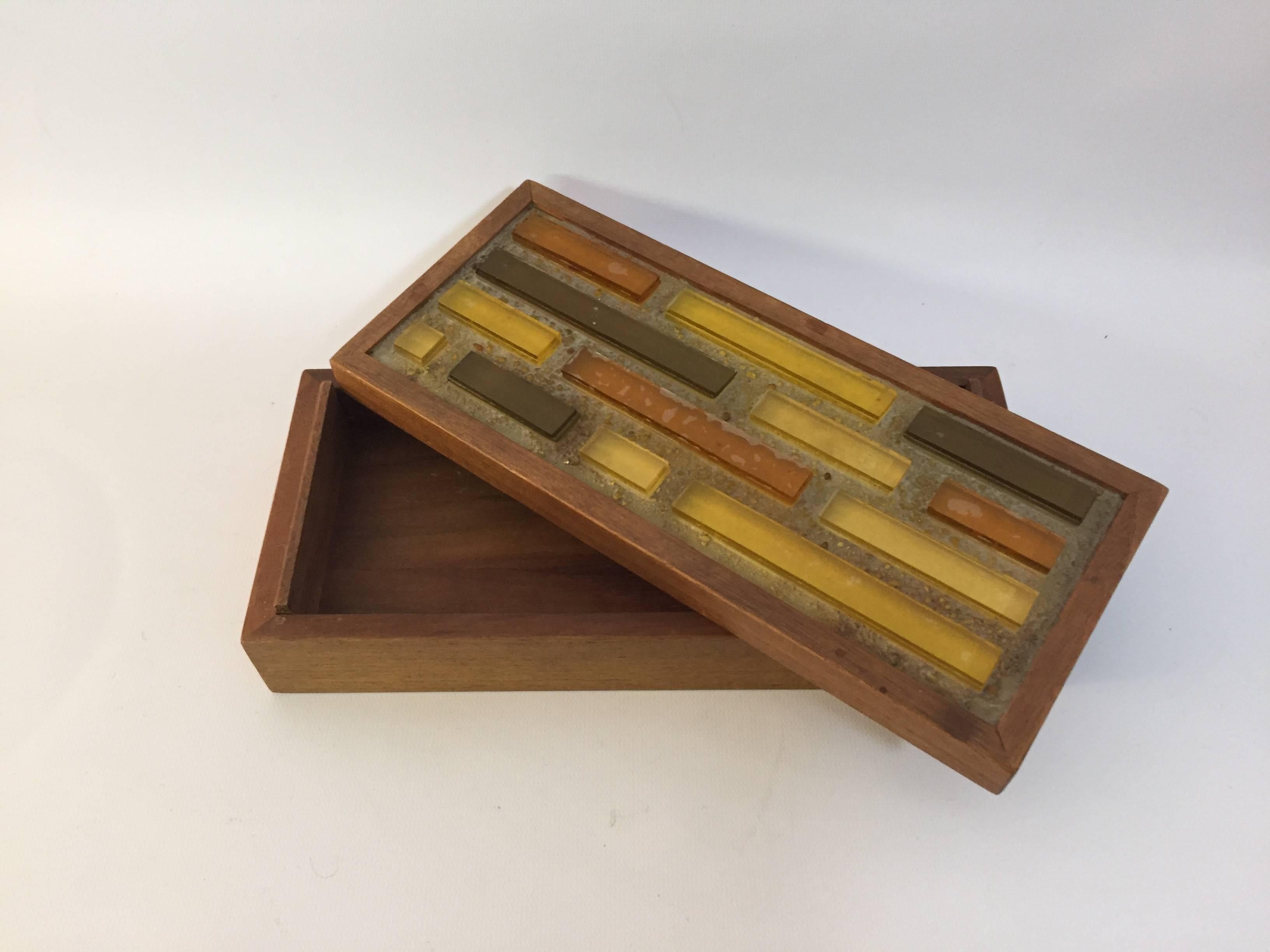 Mid-Century Modern Glass and Walnut Keepsake Box In Excellent Condition In Garnerville, NY