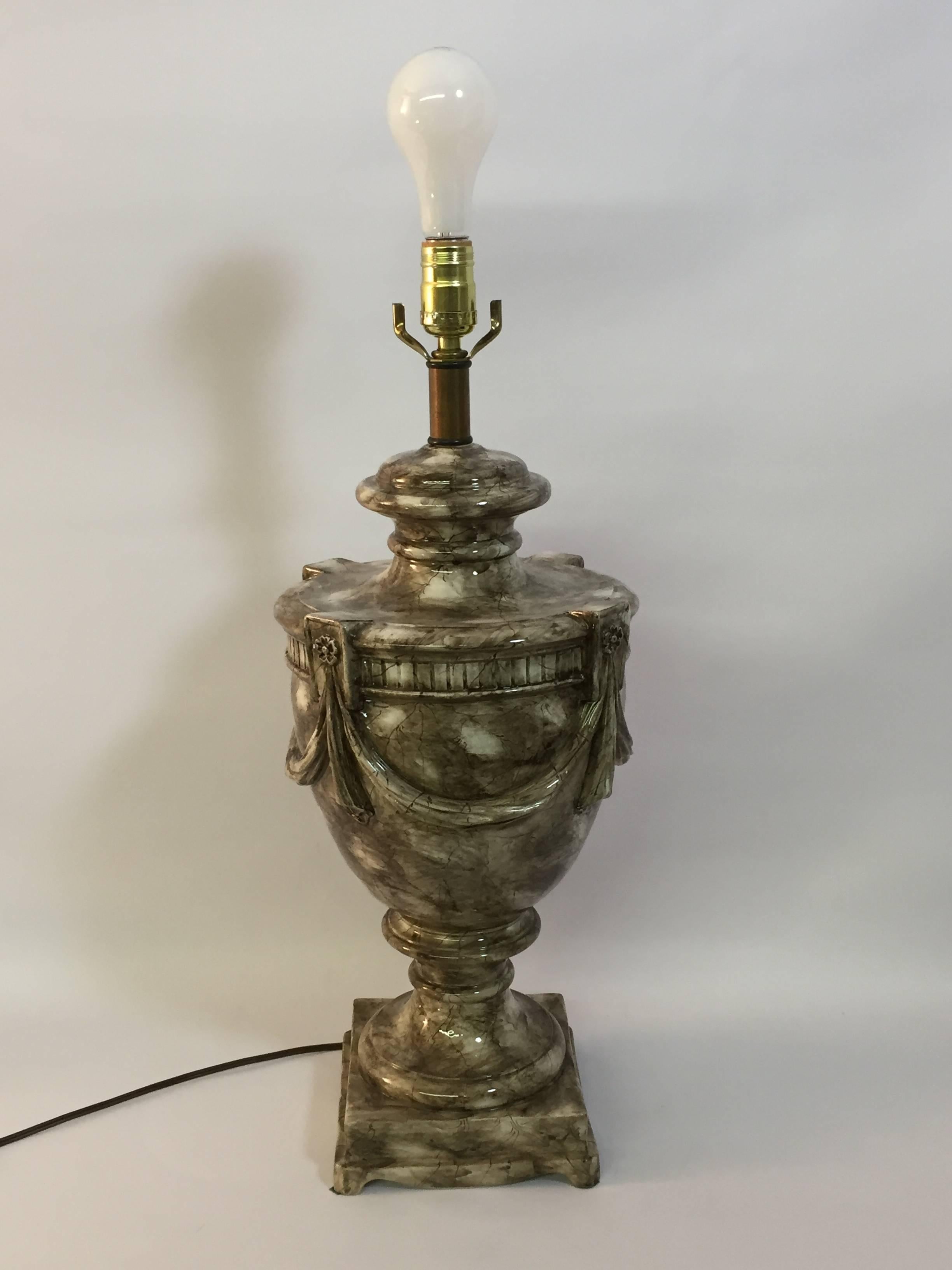 Gorgeous marbleized cast ceramic lamp. Signed on bottom, made in Italy. Wonderful cluster and swag decoration, circa 1960-1970. The base measures 18.5