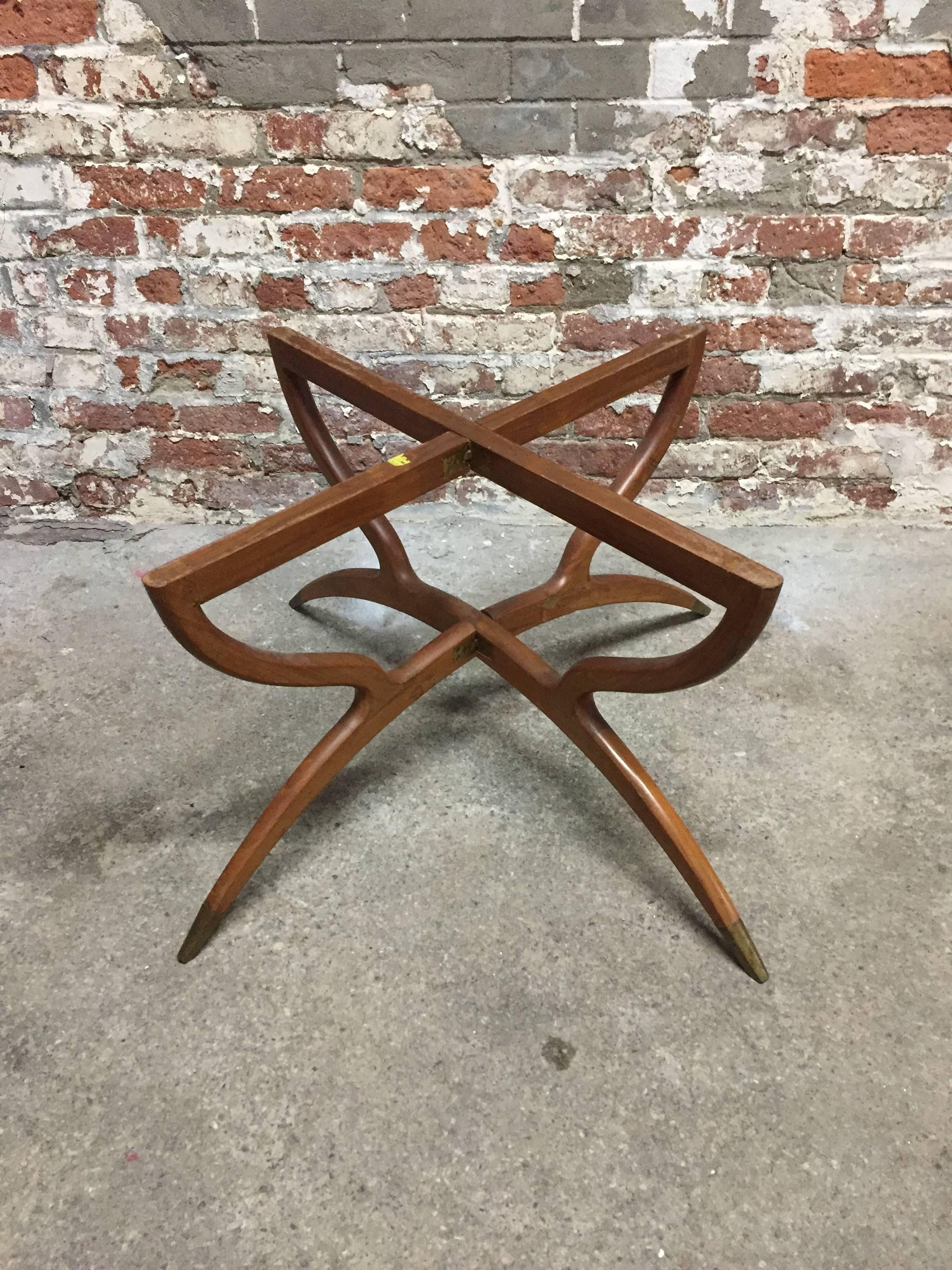 Moroccan Hand-Hammered Brass Bedouin Tray Table In Good Condition In Garnerville, NY
