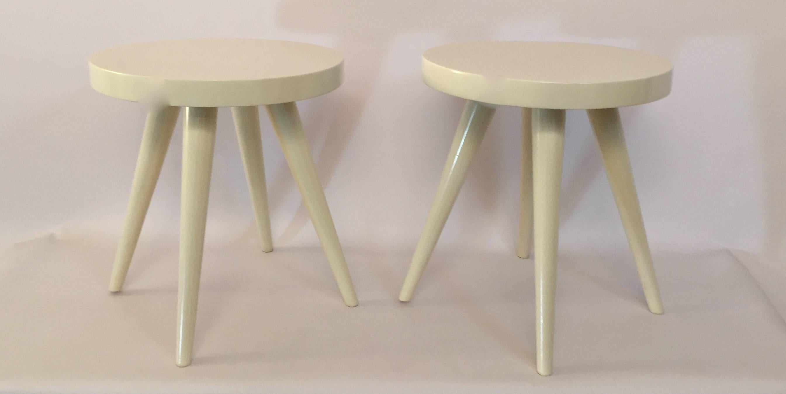 Wood Pair of Modern White Lacquered Stools in the Manner of Charlotte Perriand