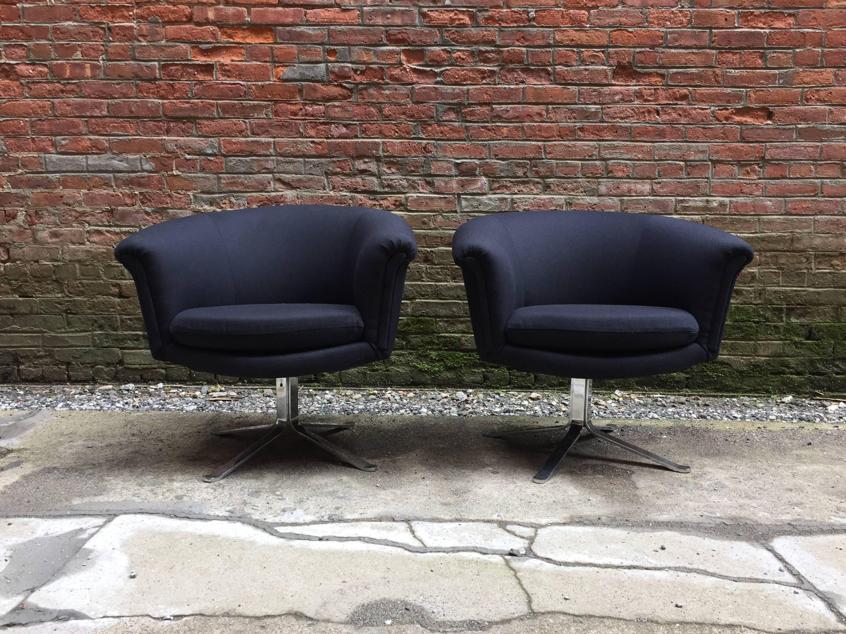 Designed by Nicos Zographos. Re-upholstered in Knoll Hourglass Caviar fabric ( black fabric with a hint of gray). Flat bar chromed steel bases, circa 1970.