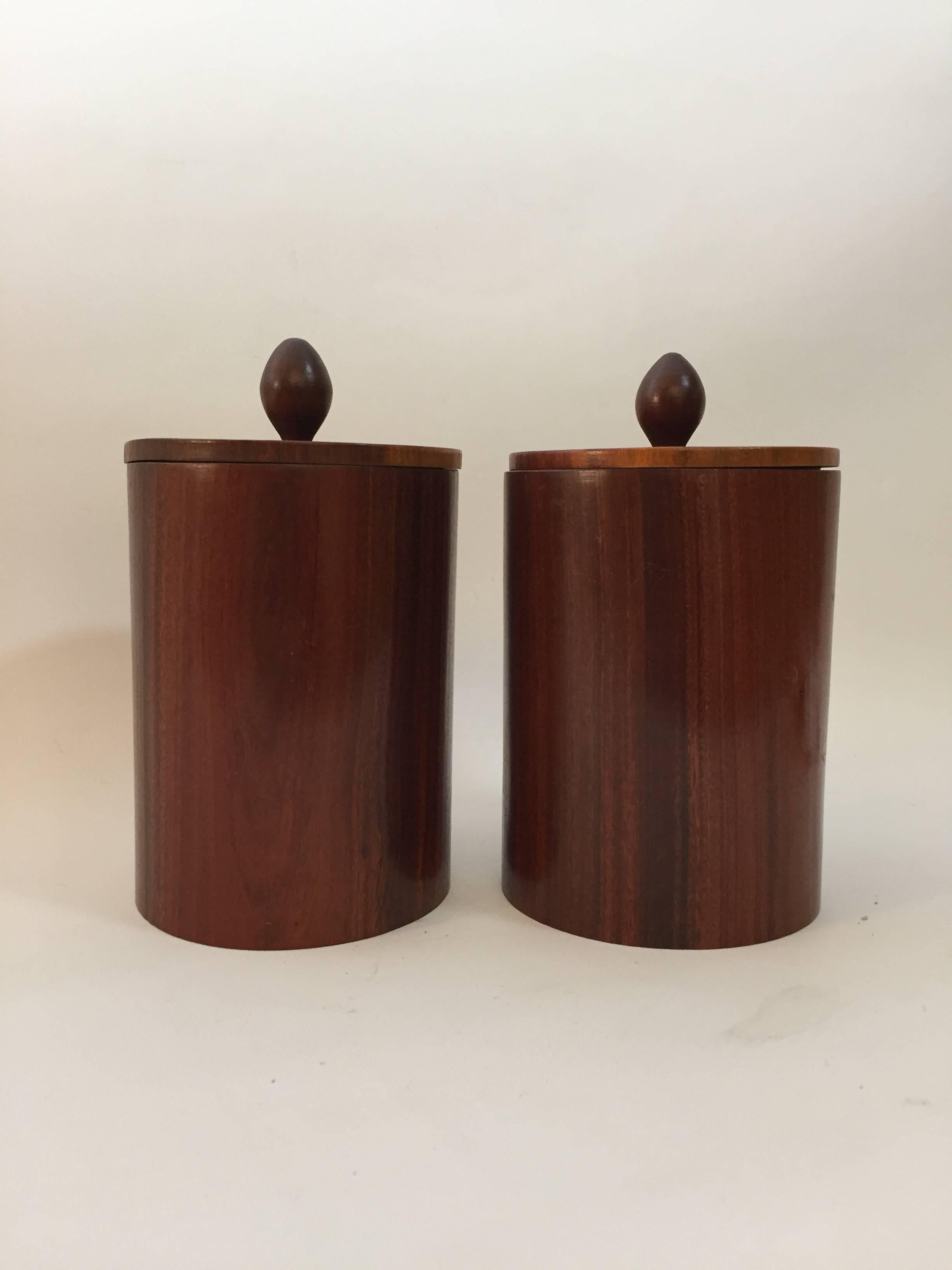 Pair of Exotic Cocobolo Turned Wood Canisters In Excellent Condition In Garnerville, NY