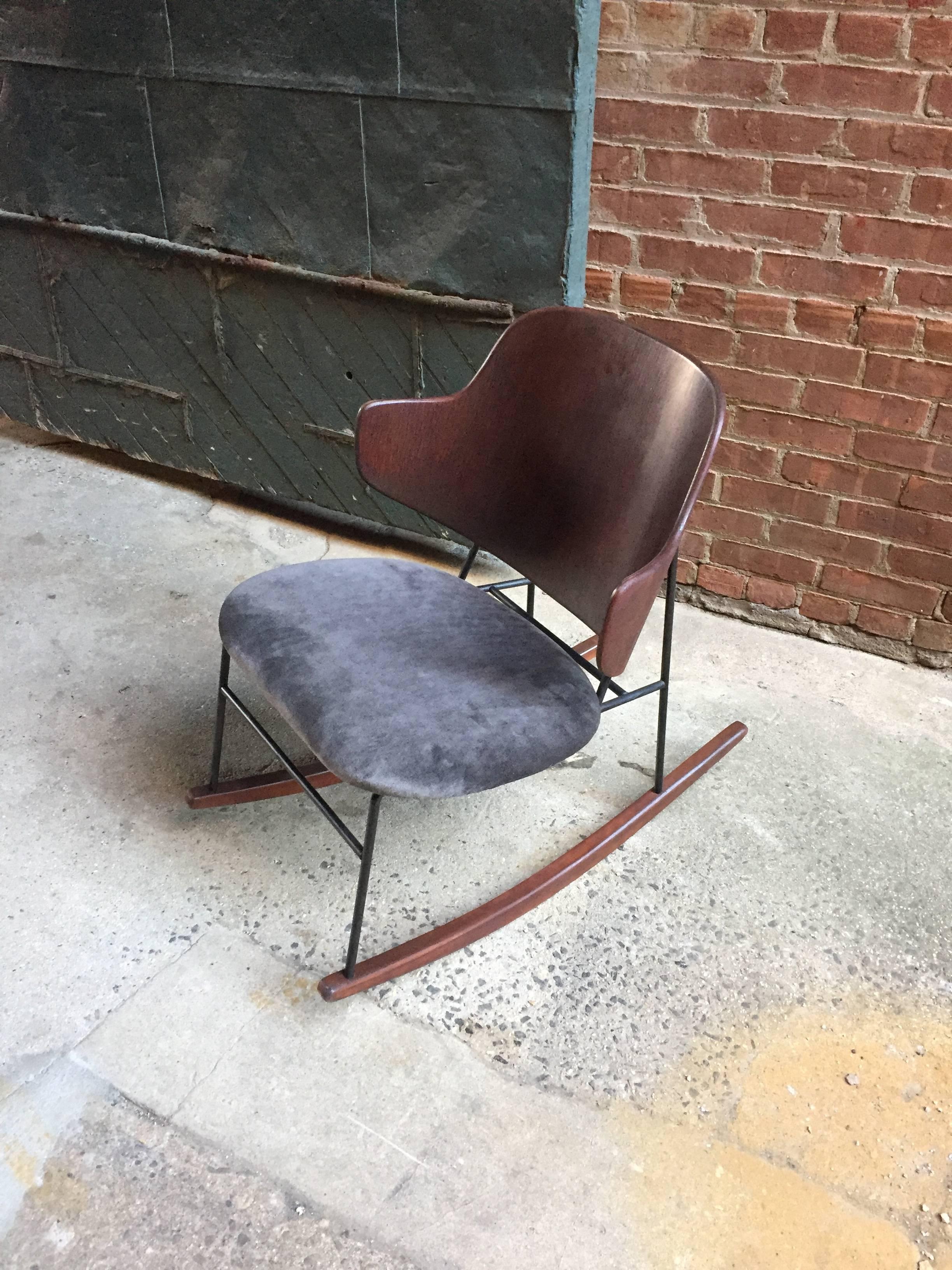 Bentwood, sculptural back with wood rails and iron frame. The seat has been newly upholstered in a dark grey mohair fabric. Very good condition. Burn in mark, Denmark, on the underside of the chair back. 

Measures: 33