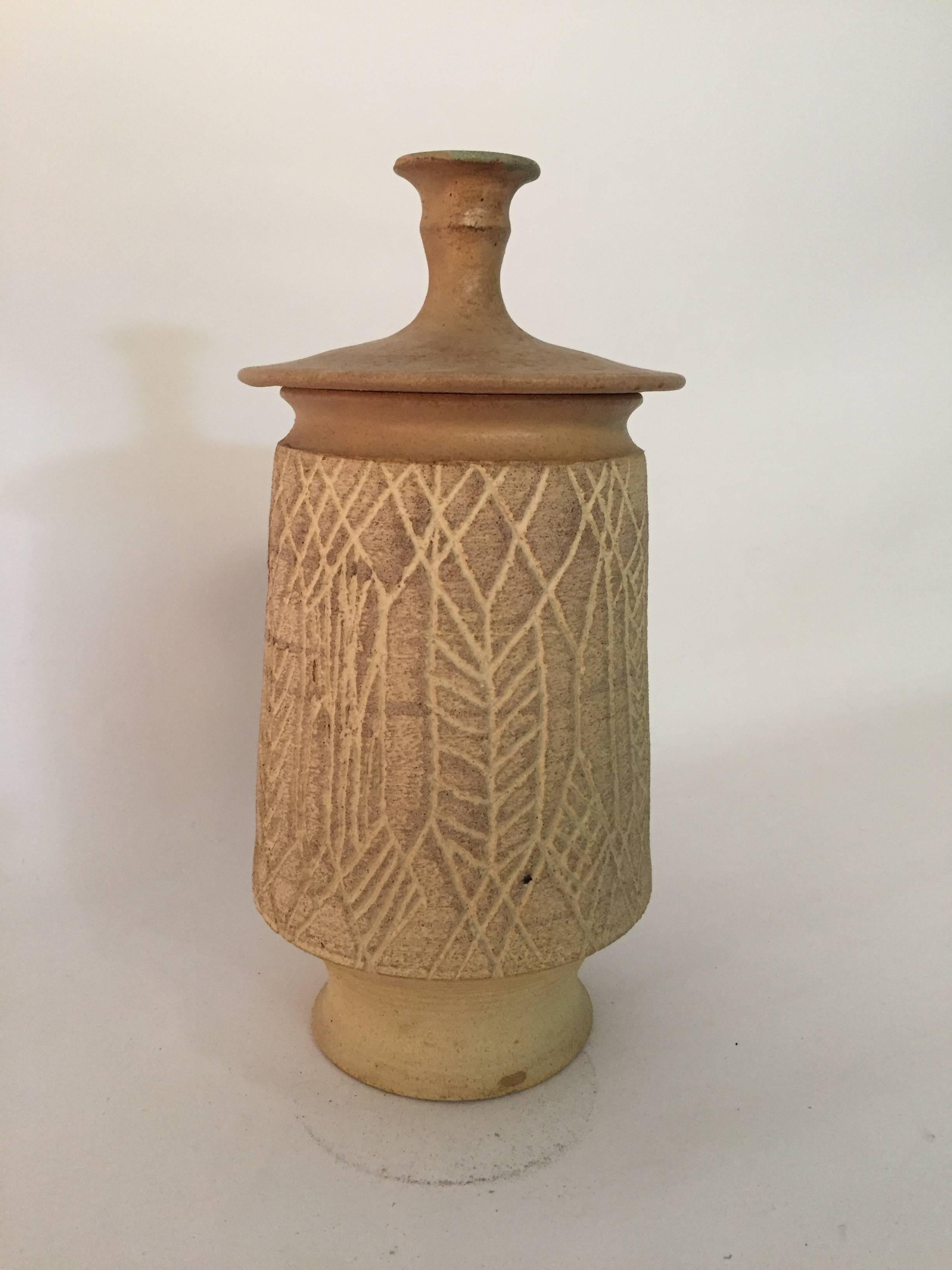 1970s John Masson Studio Pottery Wheat Vessel In Good Condition In Garnerville, NY