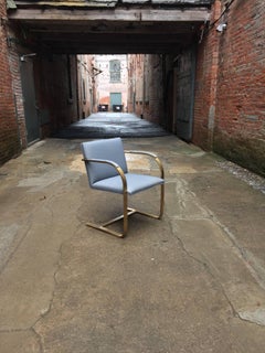 Chaise Brno en bronze à barre plate