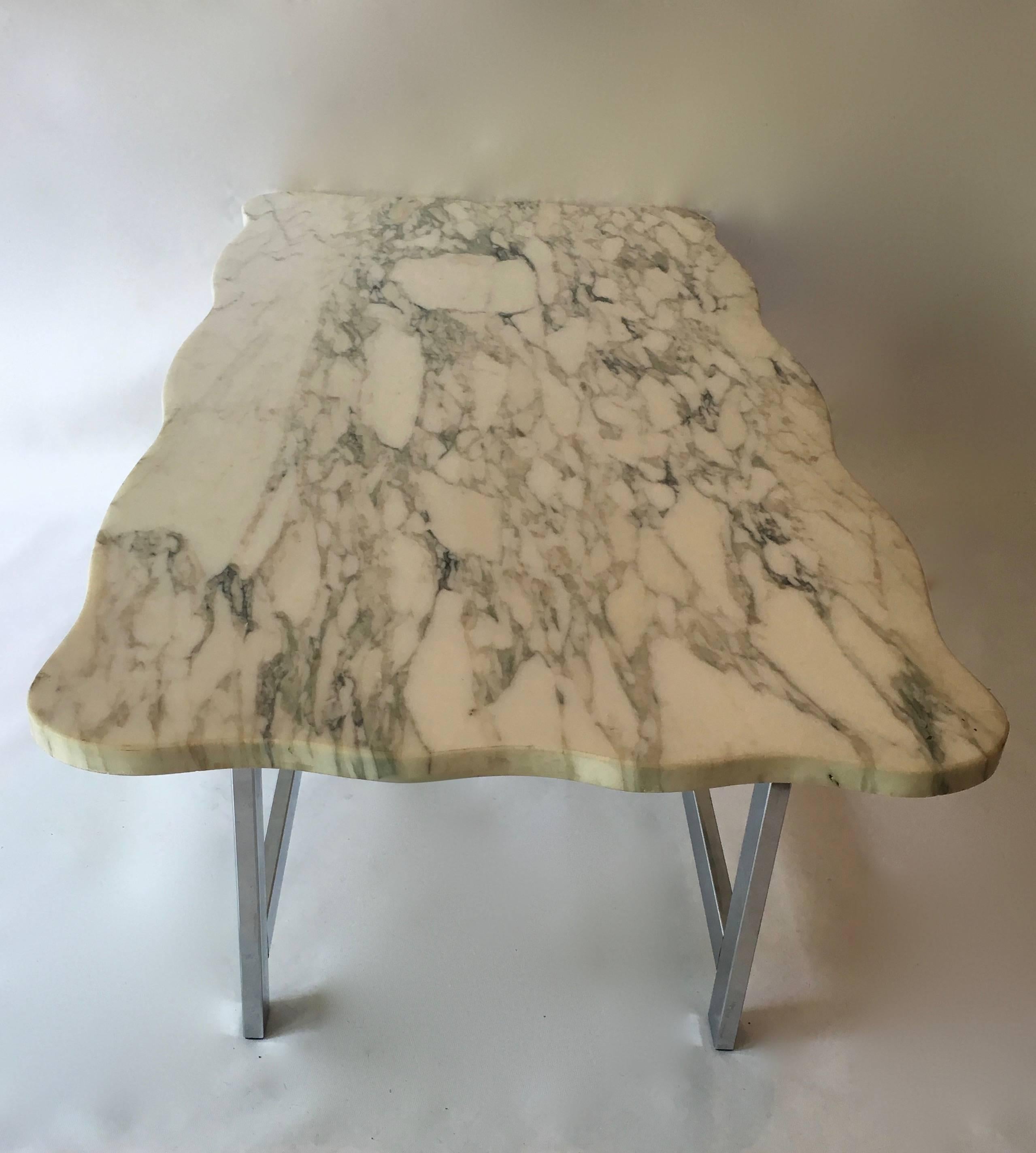 Classic Italian Marble and Chrome Base Coffee Table In Good Condition In Stamford, CT