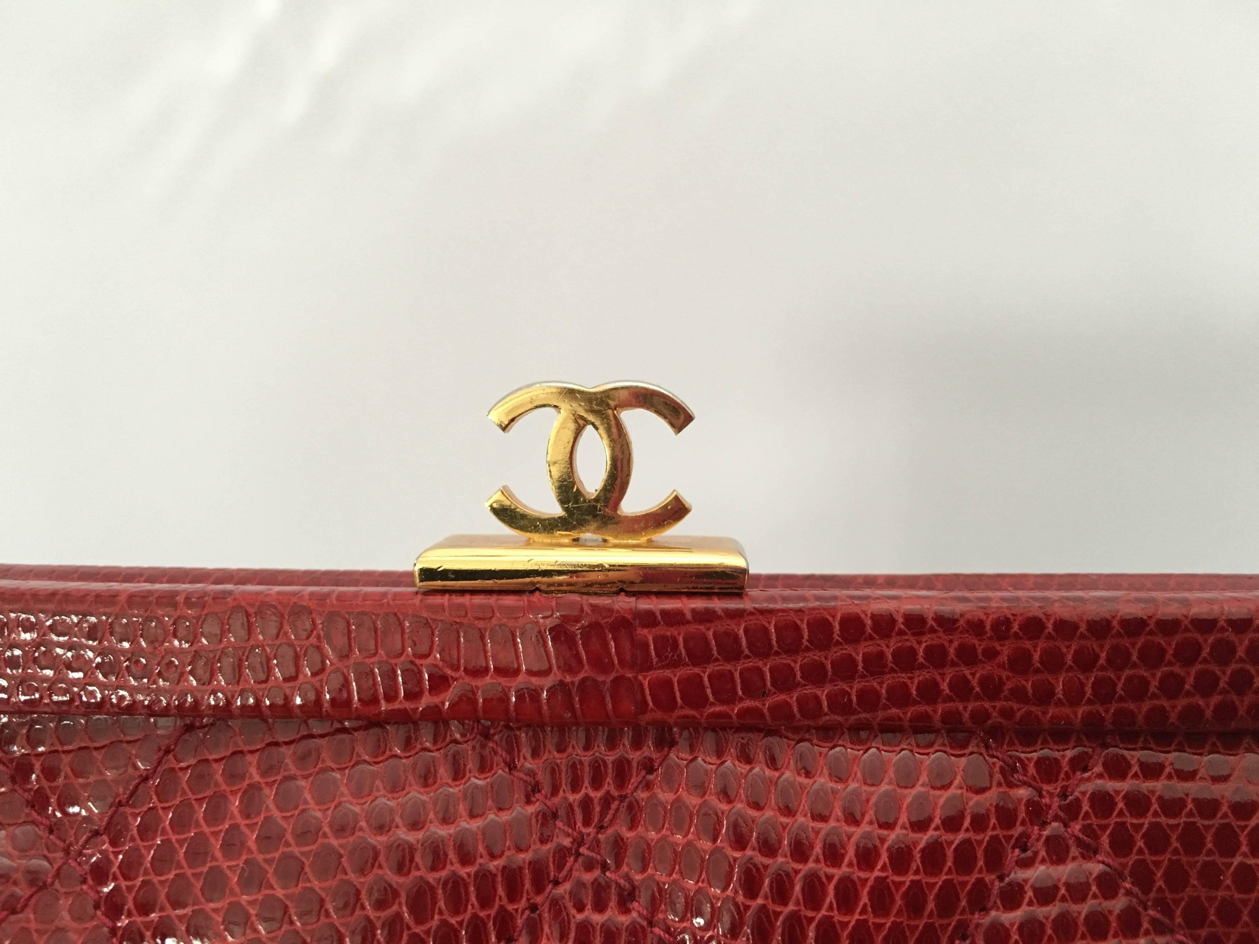 Vintage Chanel quilted bag in red lizard embossed leather. Signature double 