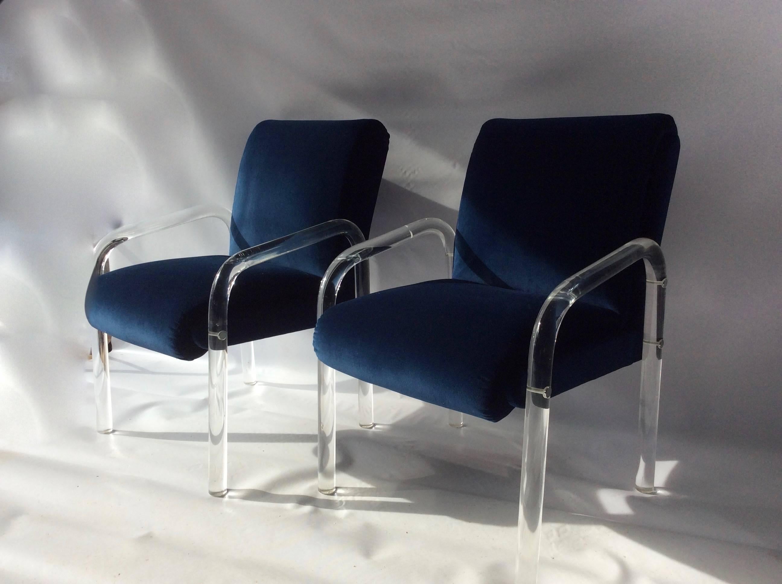 20th Century Pair of Vintage Lucite Arm Chairs, Manner Charles Hollis Jones or Lion In Frost