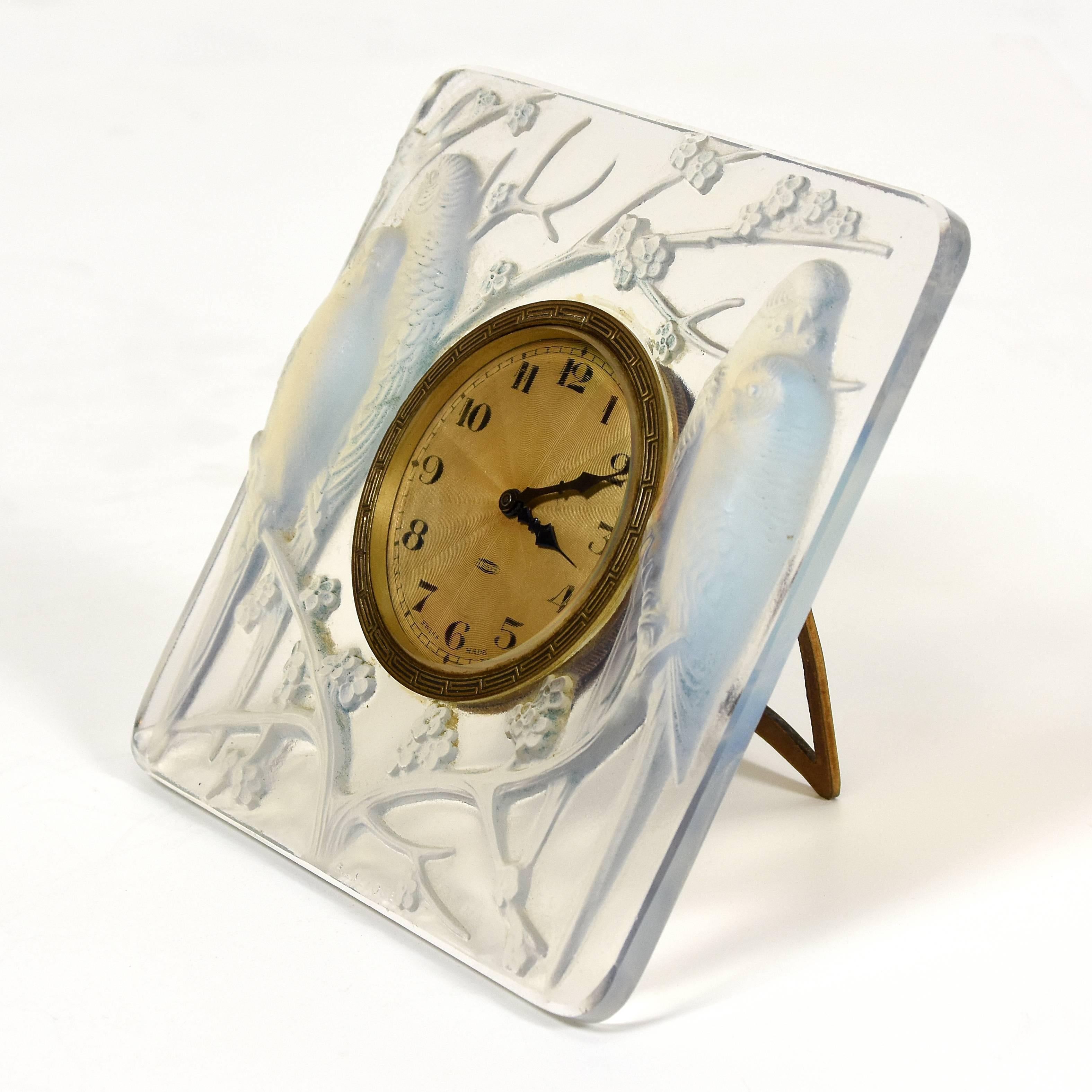 Art Deco René Lalique Clock 'Inseperables Pendulette', circa 1926 For Sale