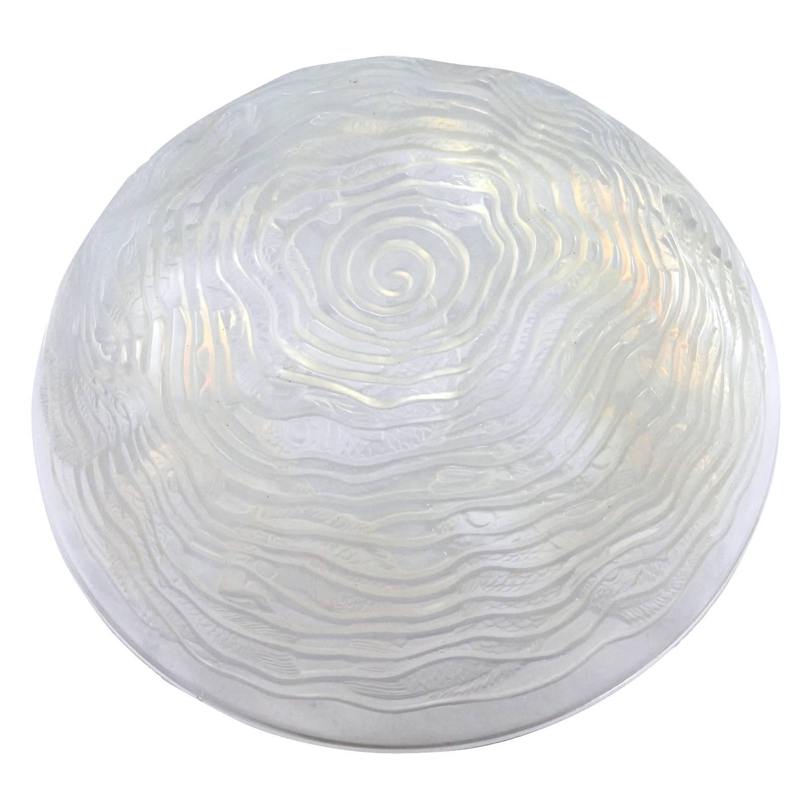 Early 20th Century Art Deco Opalescent Glass 'Dauphin' Bowl by René Lalique For Sale 1