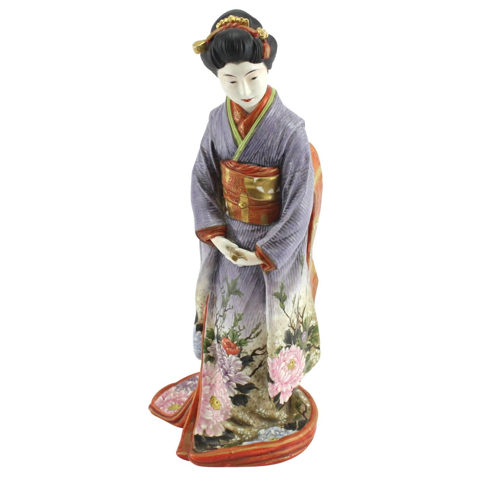 Important Hand-Painted Japanese Meiji Porcelain Geisha by Kinkozan Sobei For Sale 3