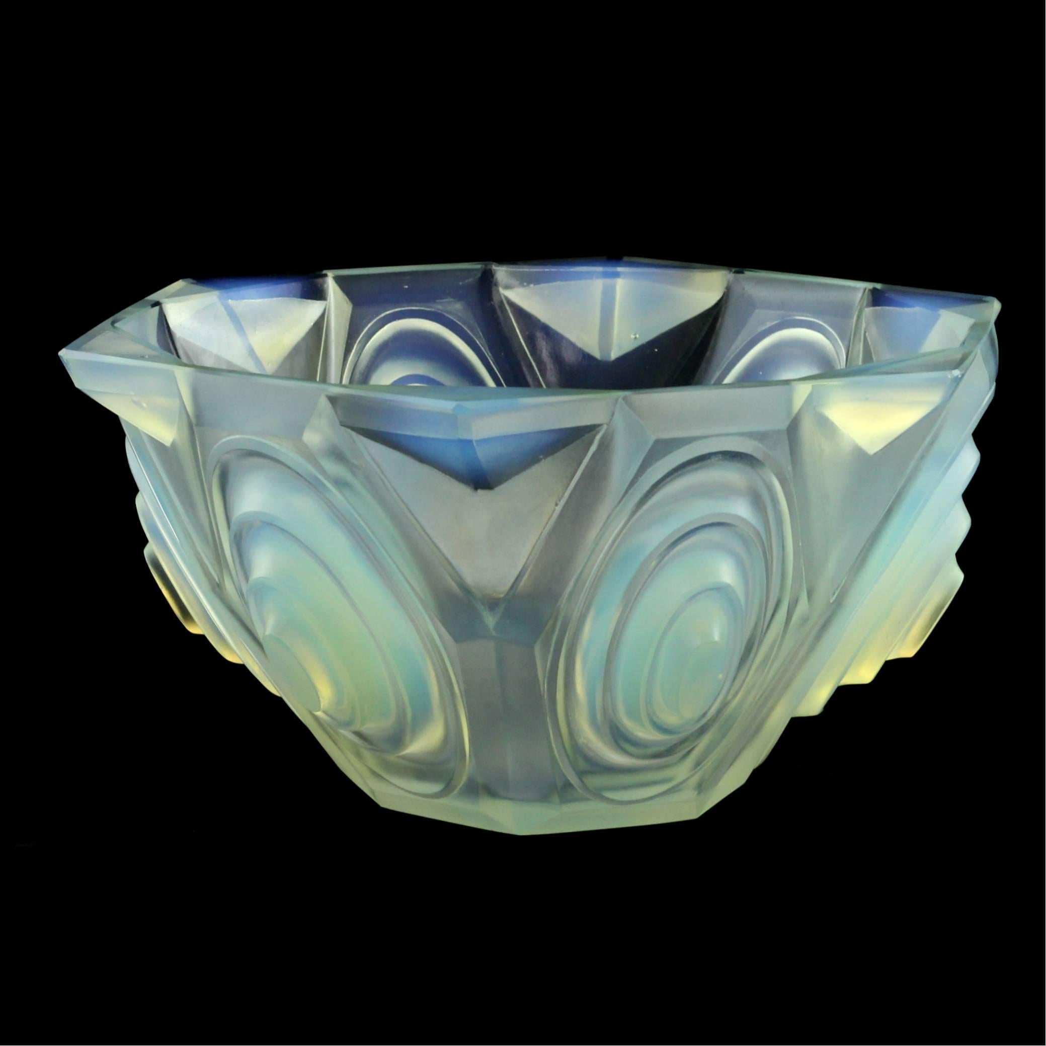 Art Glass Large 20th Century Art Deco French Opalescent Glass Bowl by Sabino