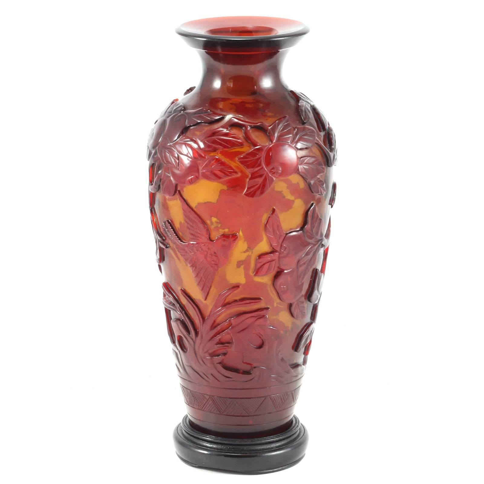Qing Early 20th Century Chinese Cameo Glass Vase
