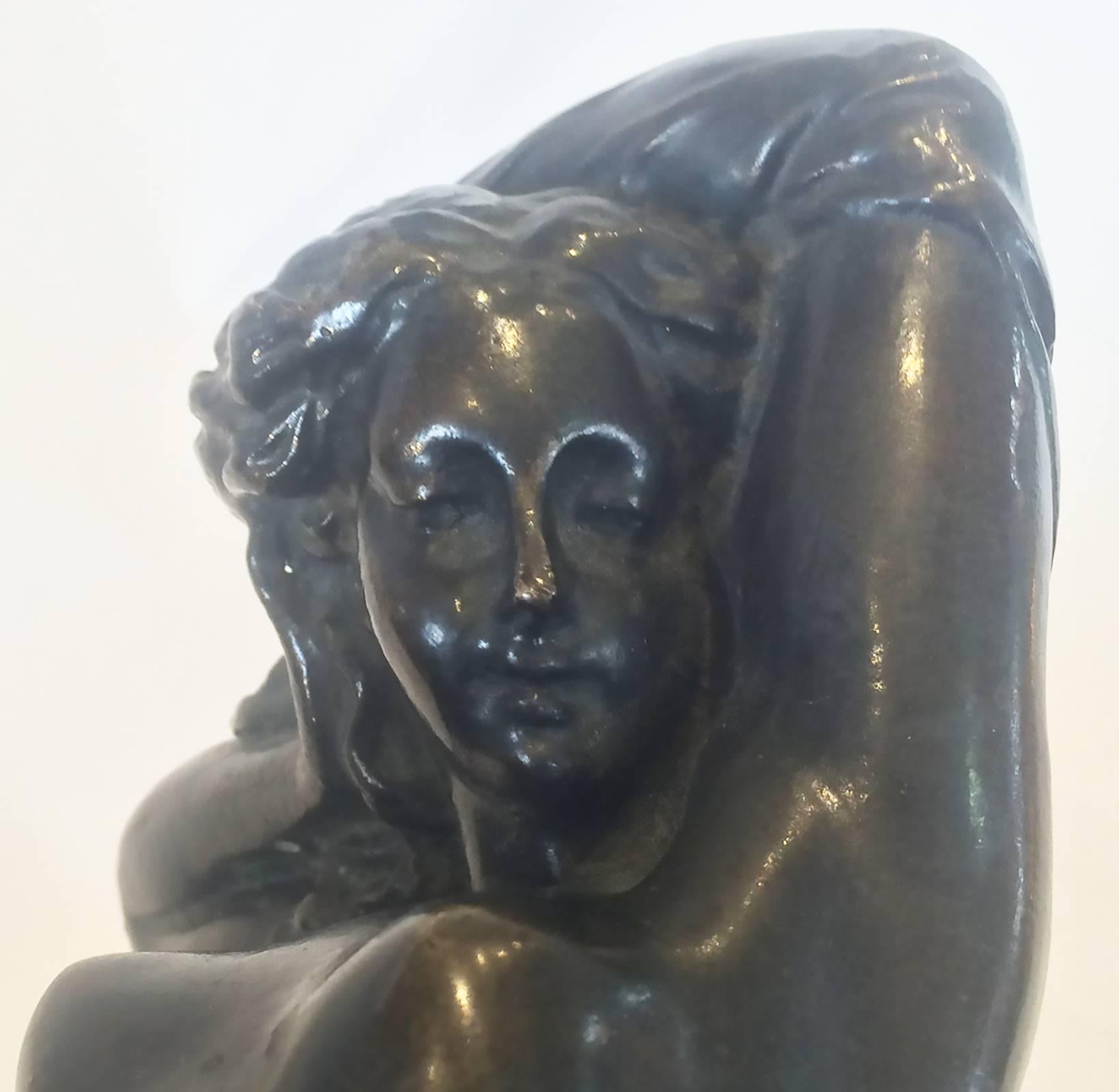 Art Deco reclining nude bronze, by the “Lost Wax” method, with the Foundry Seal “Cire De Marcu Perdue”. Magnificent old piece in excellent condition and fine detail. Dimensions are approximately: 26 cm wide x 12.5 cm high x 11 cm deep (max.), circa