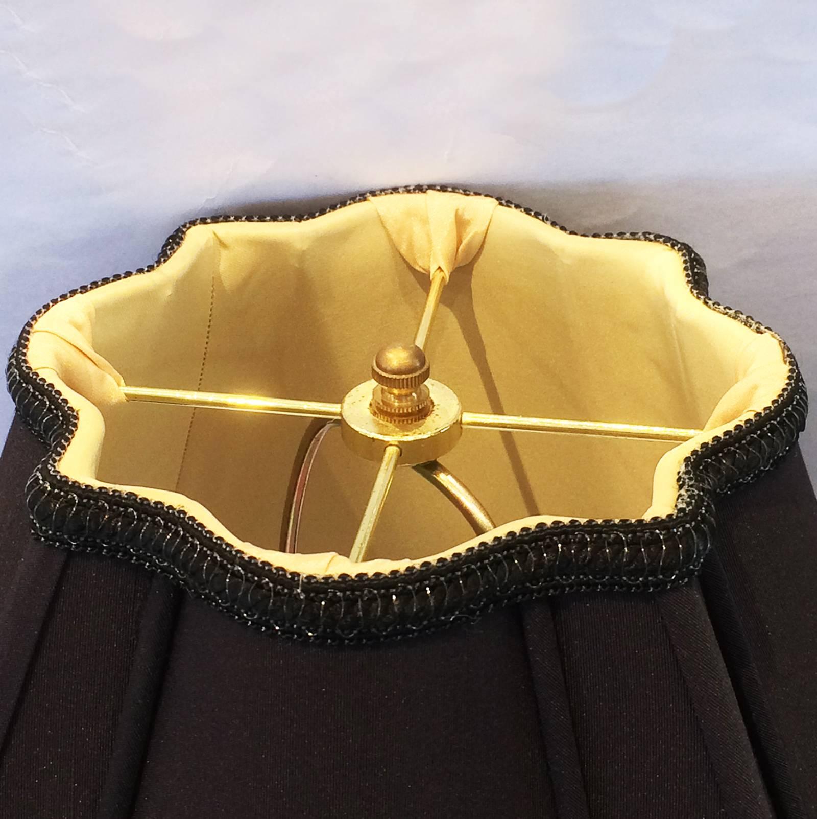 Art Deco Goldscheider Figural Lady Lamp In Excellent Condition In Daylesford, Victoria