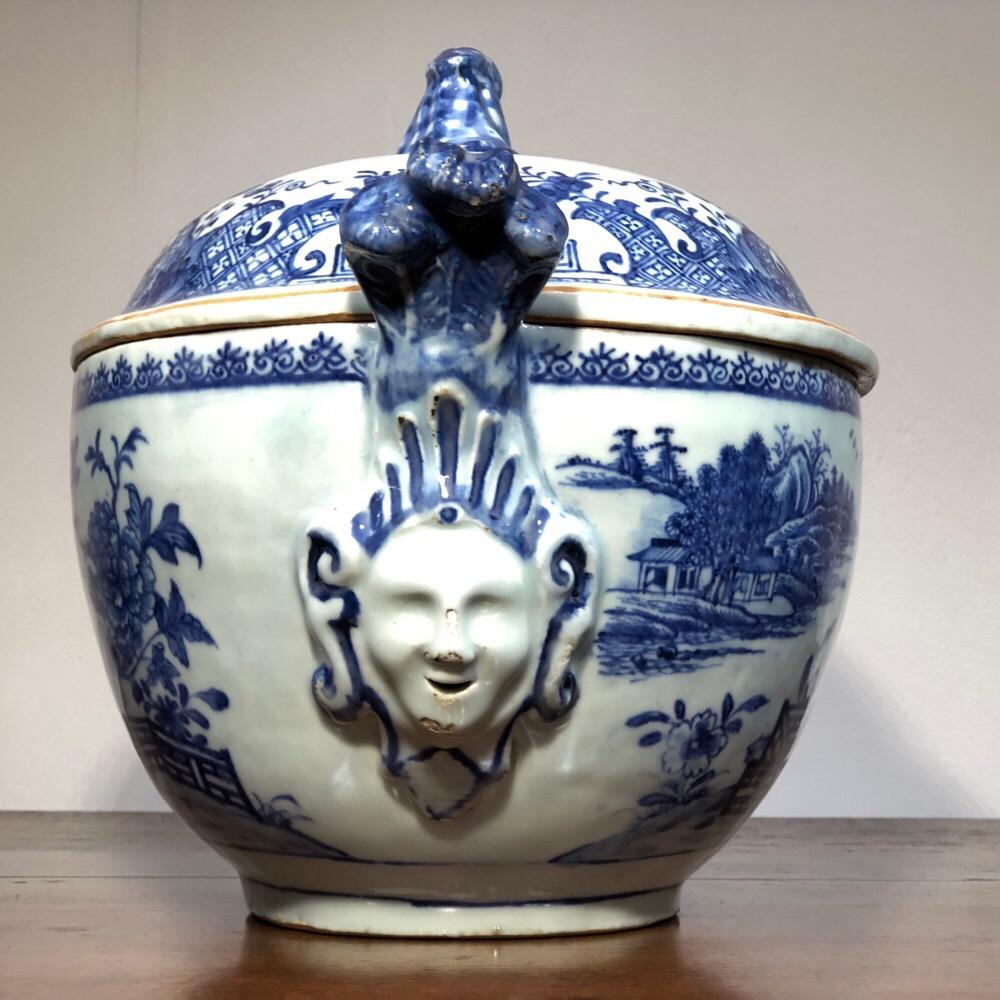 Chinese Export Tureen, Face Handles with Underglaze Blue Landscapes In Fair Condition For Sale In Geelong, Victoria