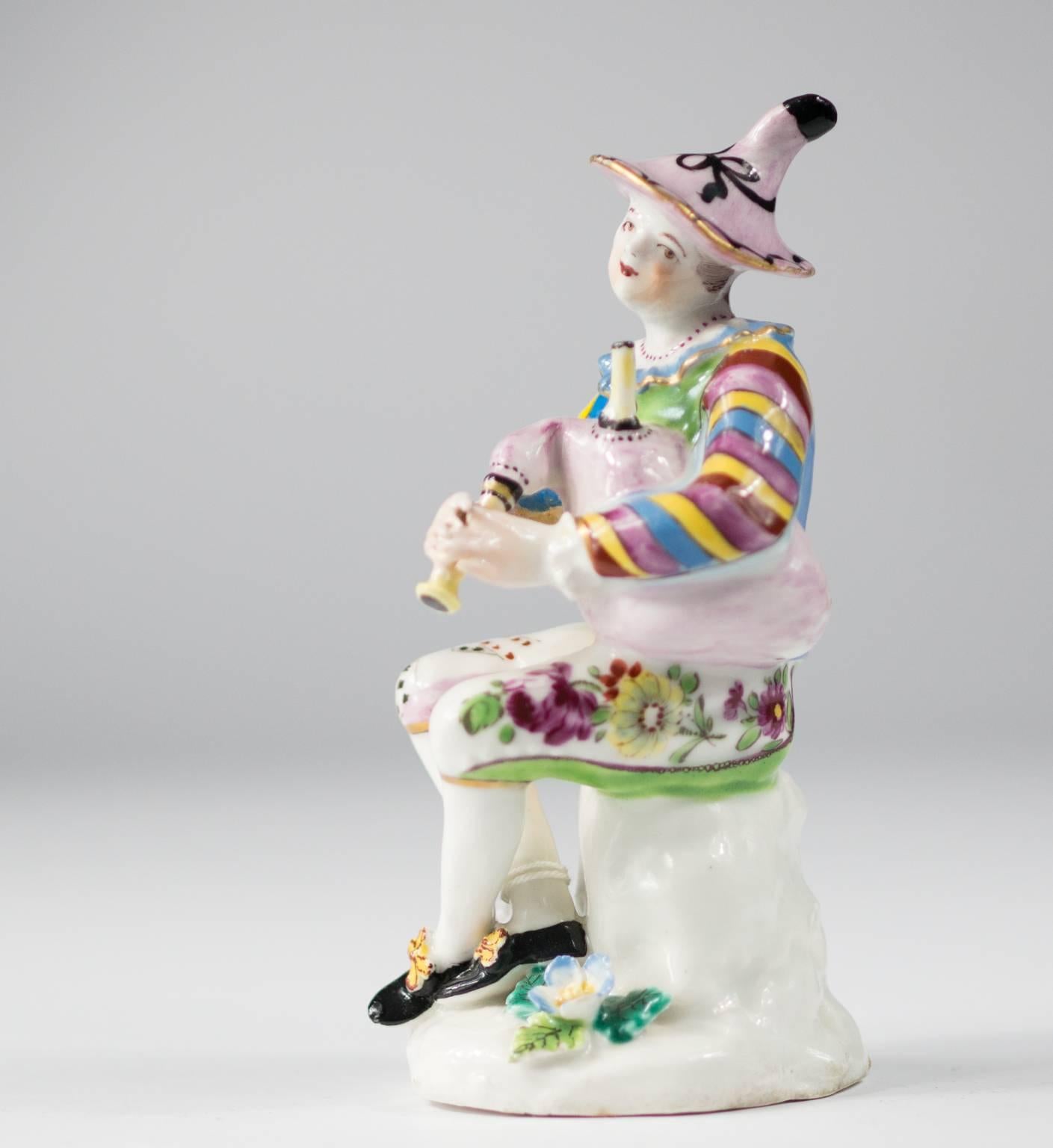 Bow Figure of Harlequin Playing Bagpipes, circa 1765 For Sale 1