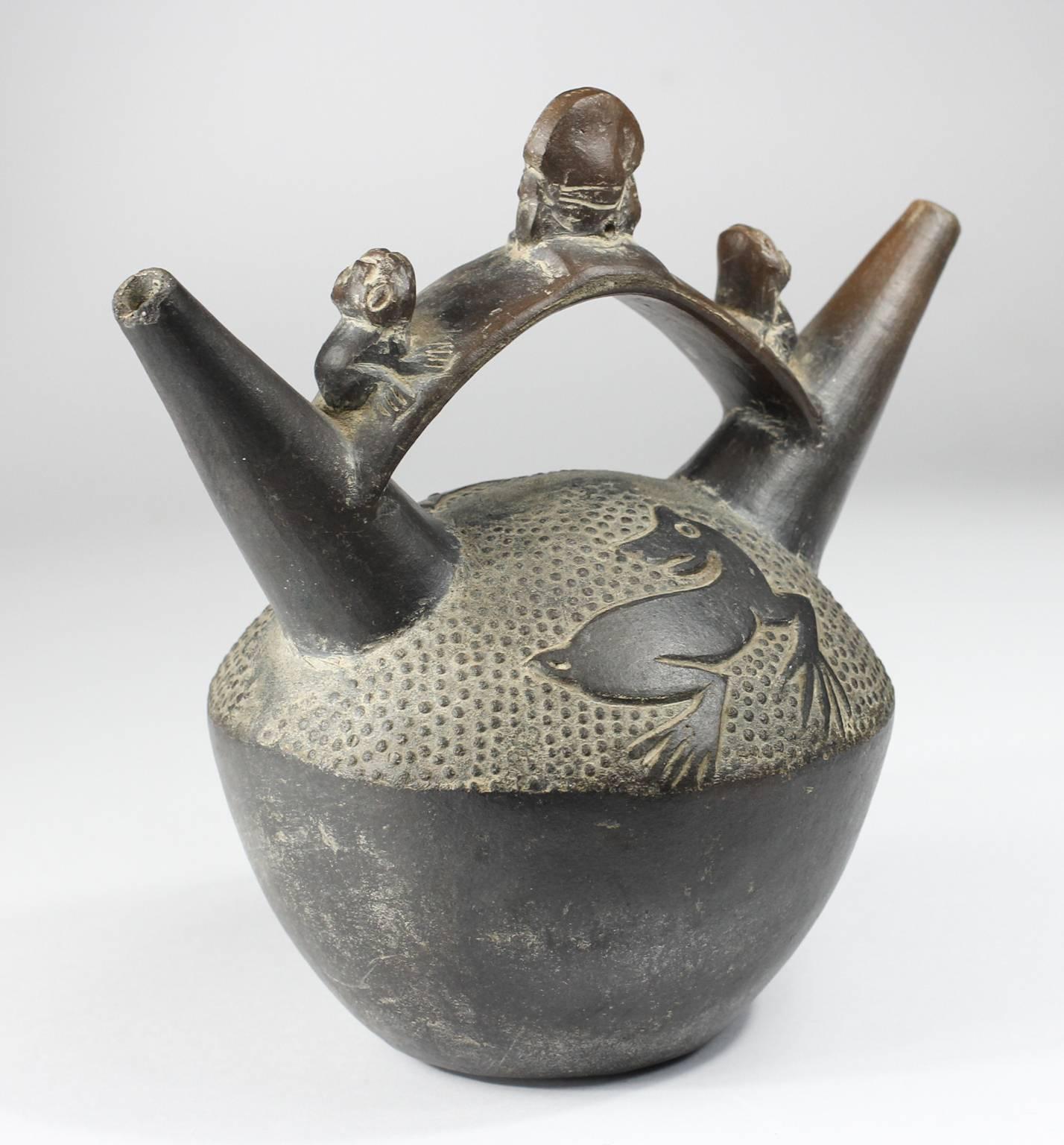 Chimu Blackware Stirrup Vessel, Warrior and Frogs, 12th Century In Good Condition In Geelong, Victoria