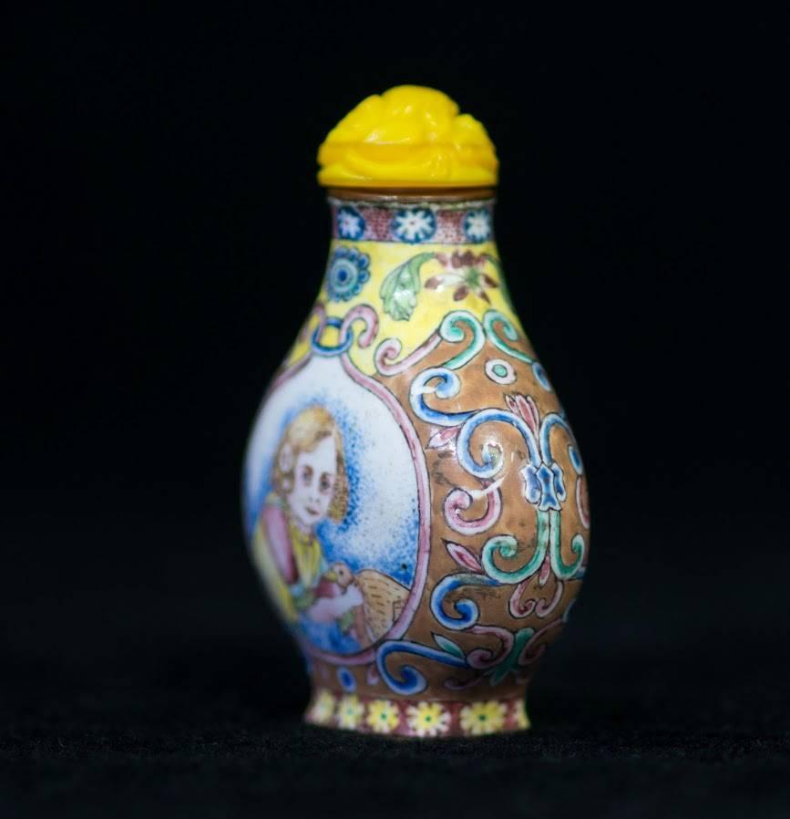 Chinese Export Chinese Canton Enamel Snuff Bottle, European Subject, Qianlong Late 18th Century For Sale