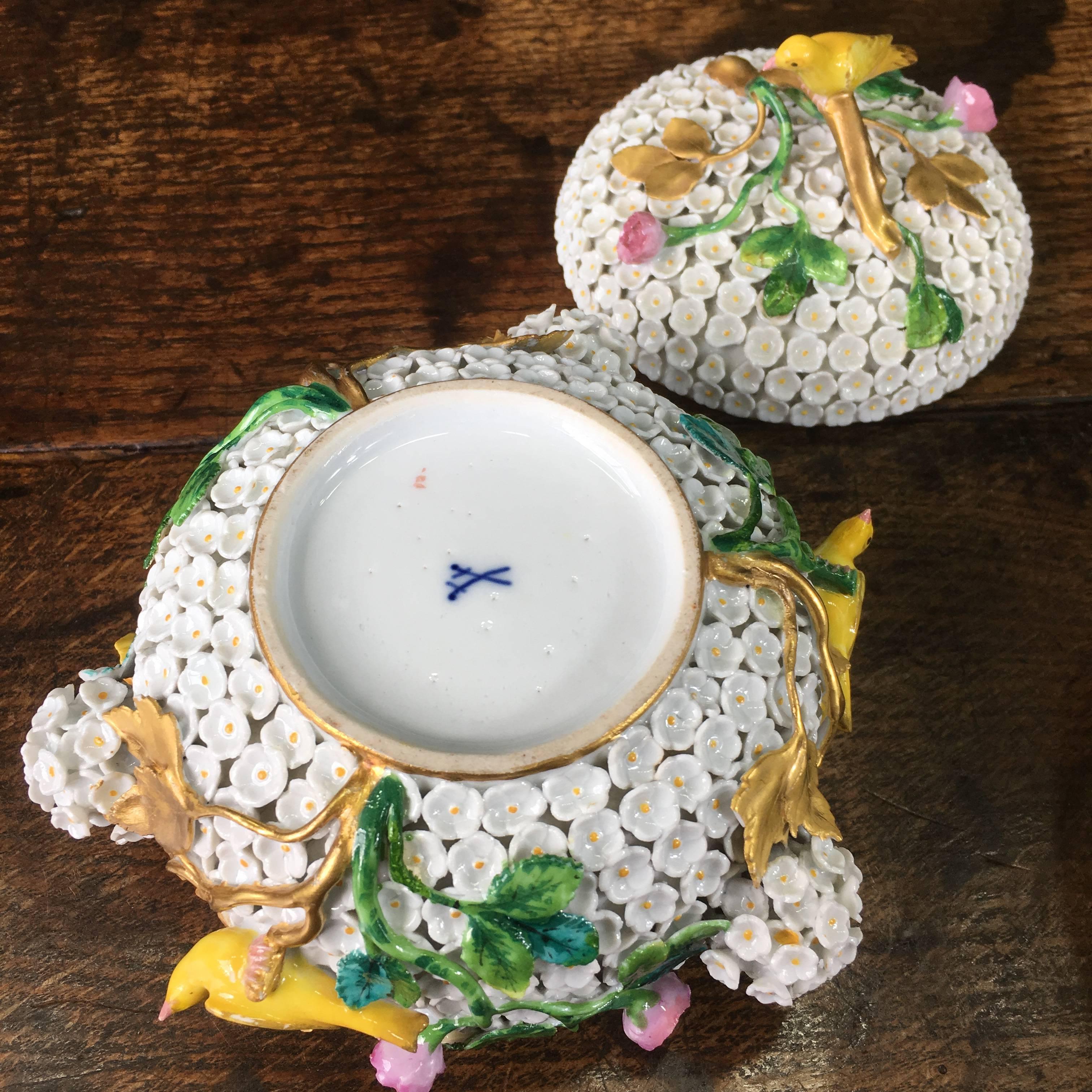 German Meissen ‘Schneeballen’ (Snowball) Covered Bowl & Stand with Canaries, circa 1850
