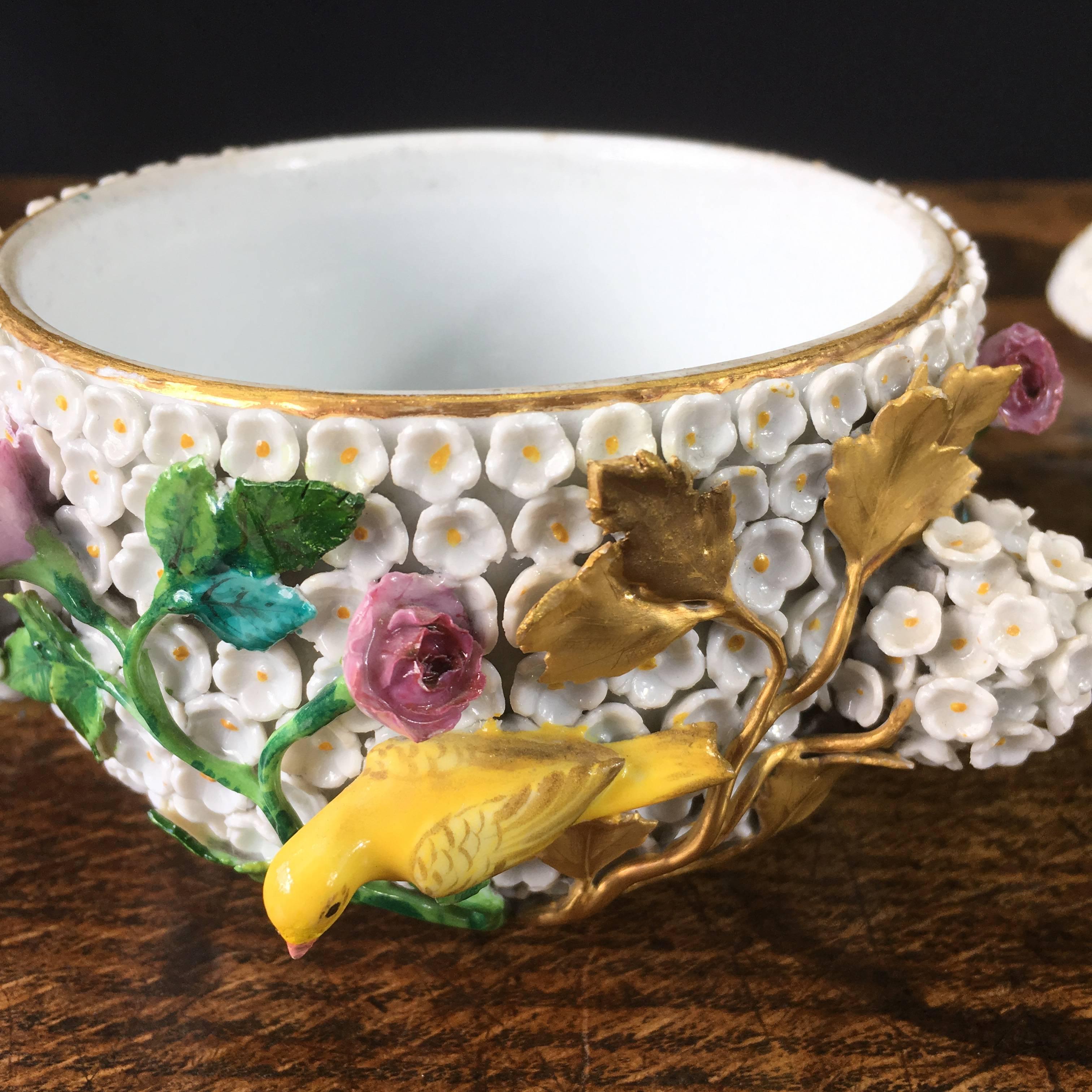 Mid-19th Century Meissen ‘Schneeballen’ (Snowball) Covered Bowl & Stand with Canaries, circa 1850