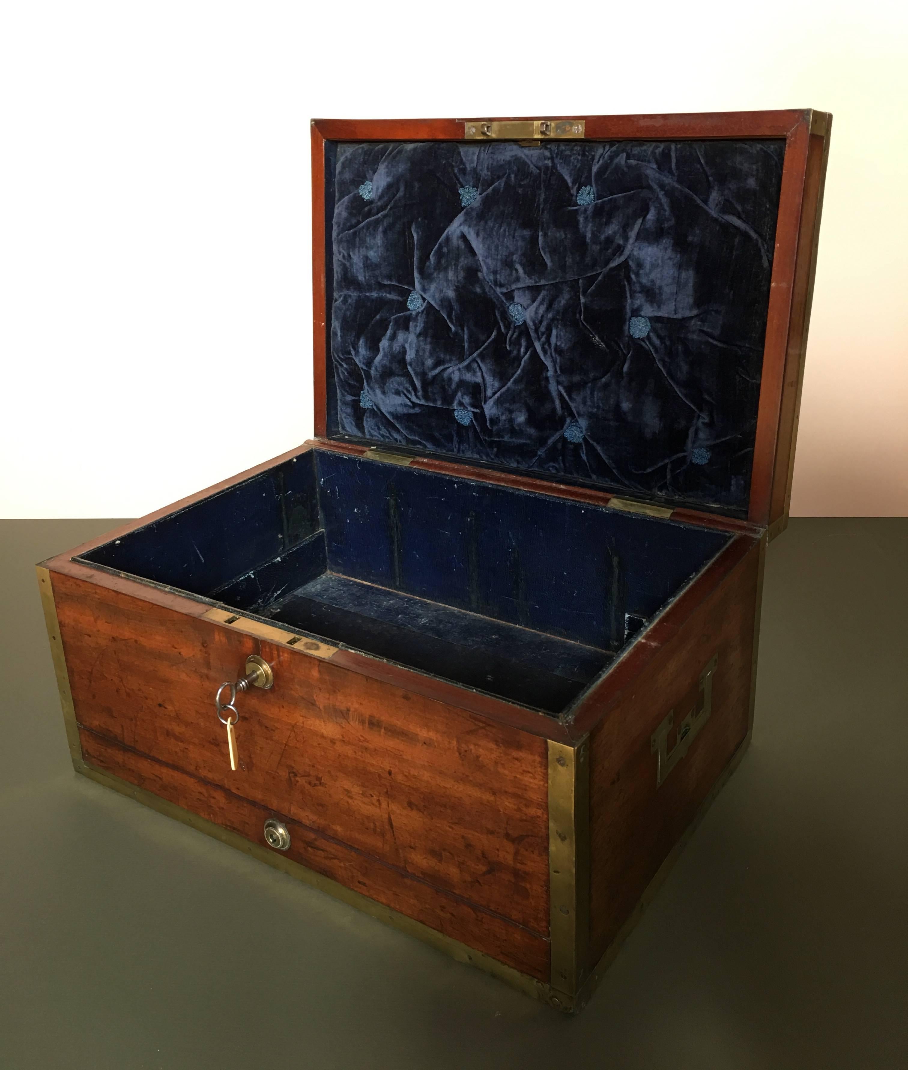 Major-General Sir Peregrine Maitland's Mahogany Document Box, circa 1825 In Excellent Condition For Sale In Geelong, Victoria